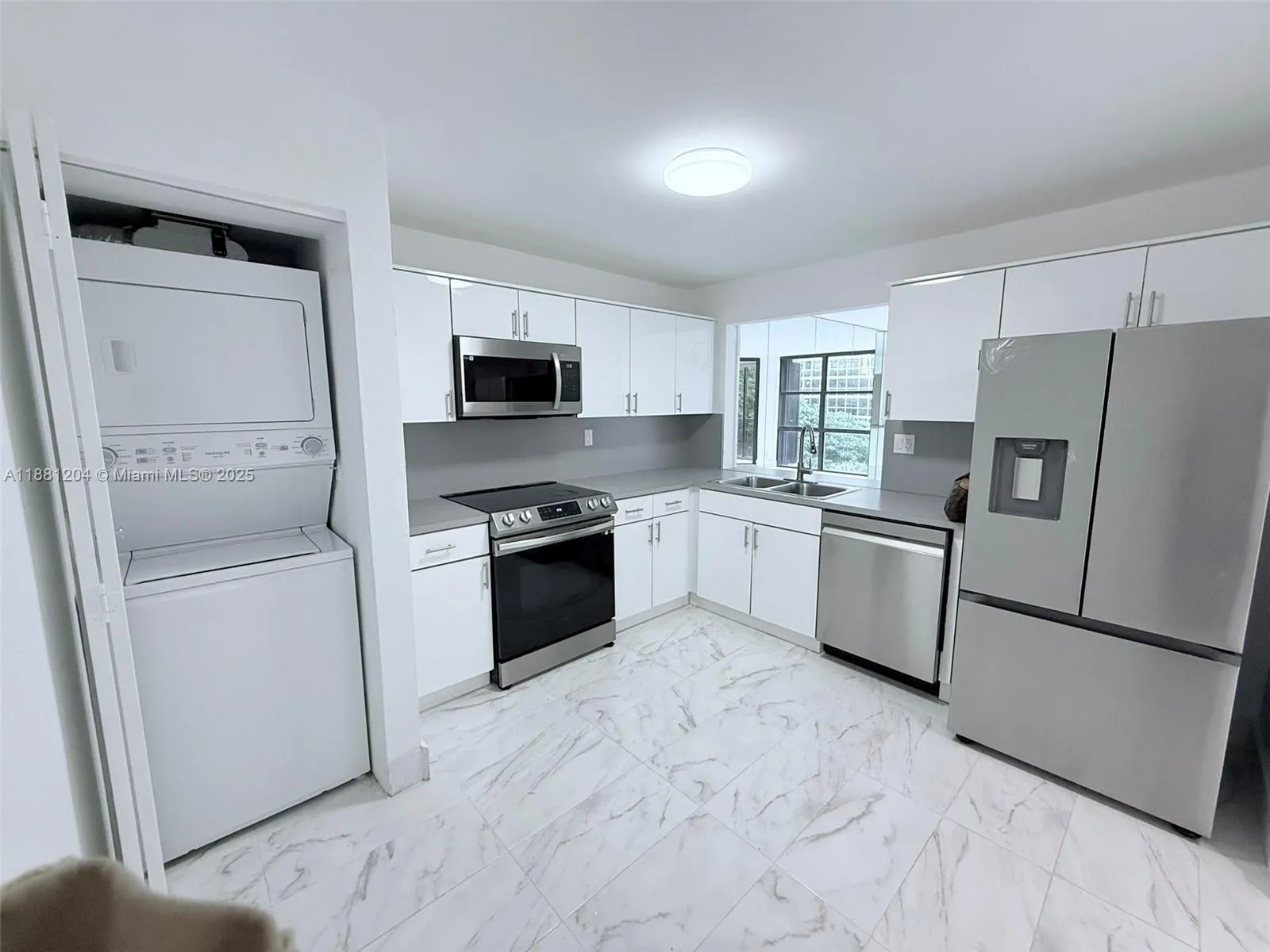 1925 Brickell Ave # D610, Miami FL 33129