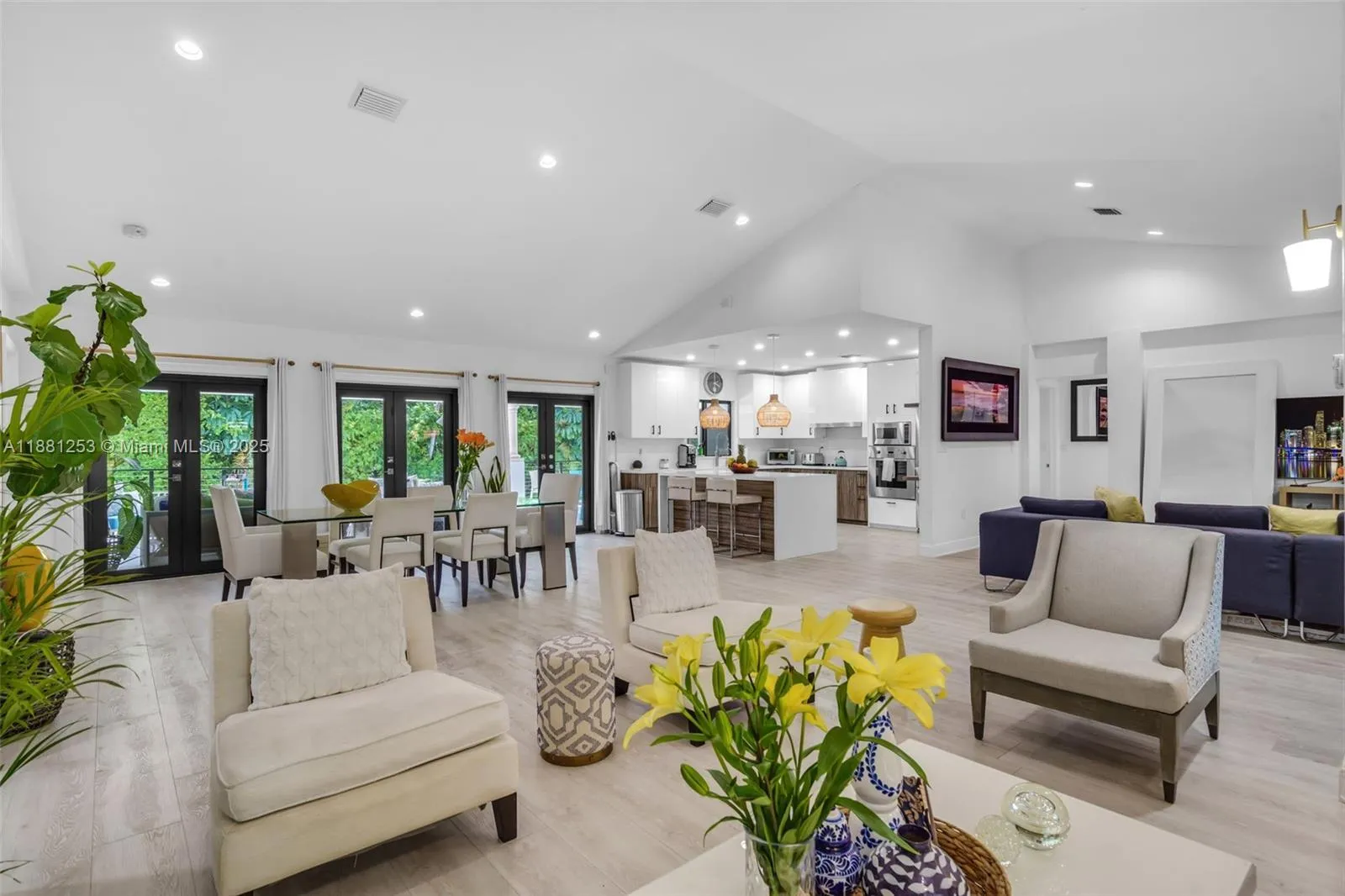 5 bedroom 4 bath for rent at 340 Woodcrest Rd, Key Biscayne FL 33149