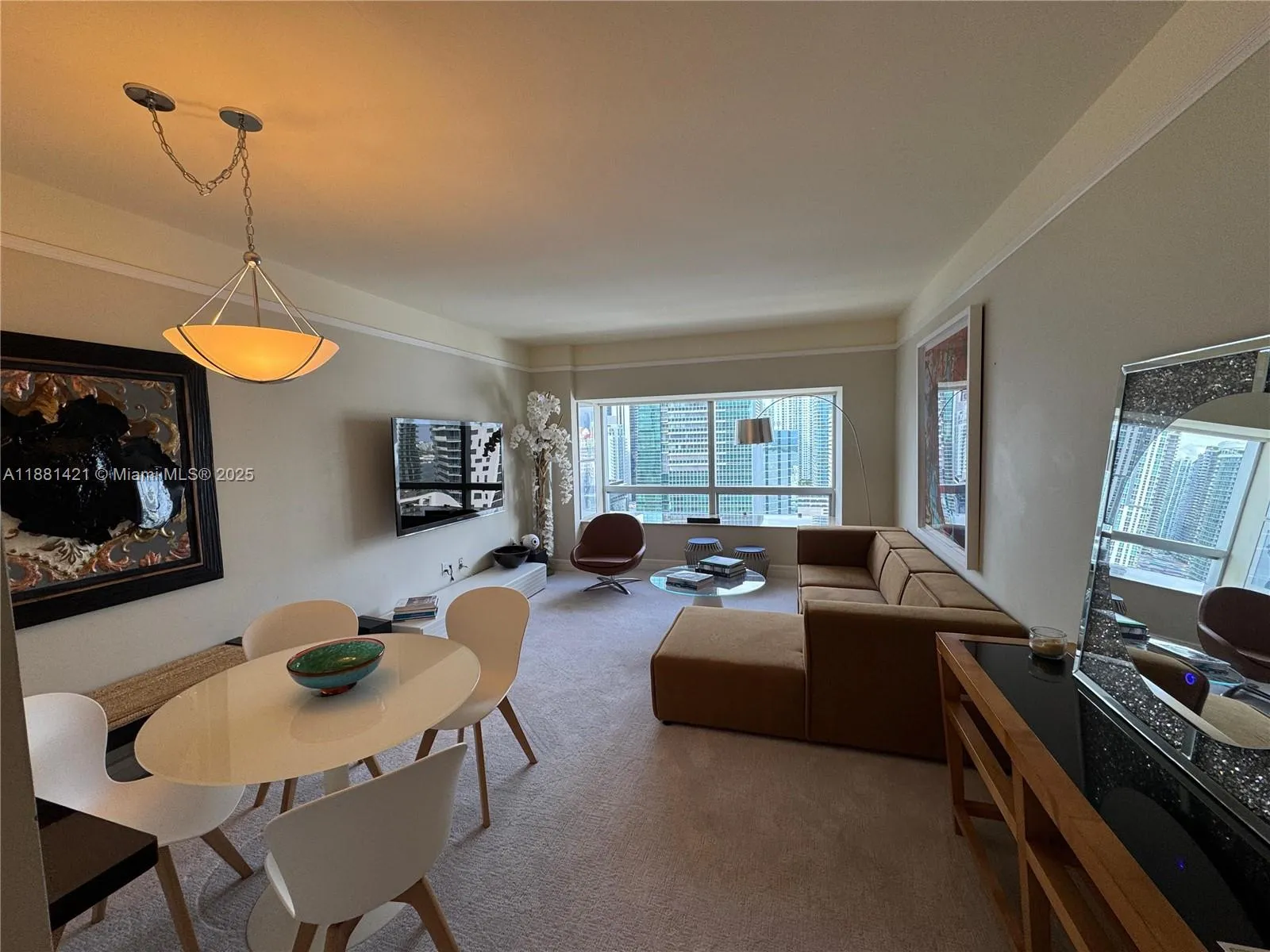 1 bedroom 1 bath for sale at 1435 BRICKELL AVE # 3309, Miami FL 33130