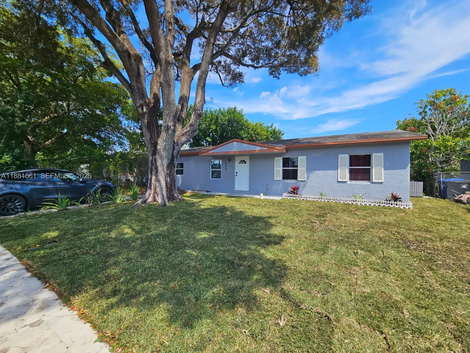 325 SW 80th Ter, North Lauderdale FL 33068