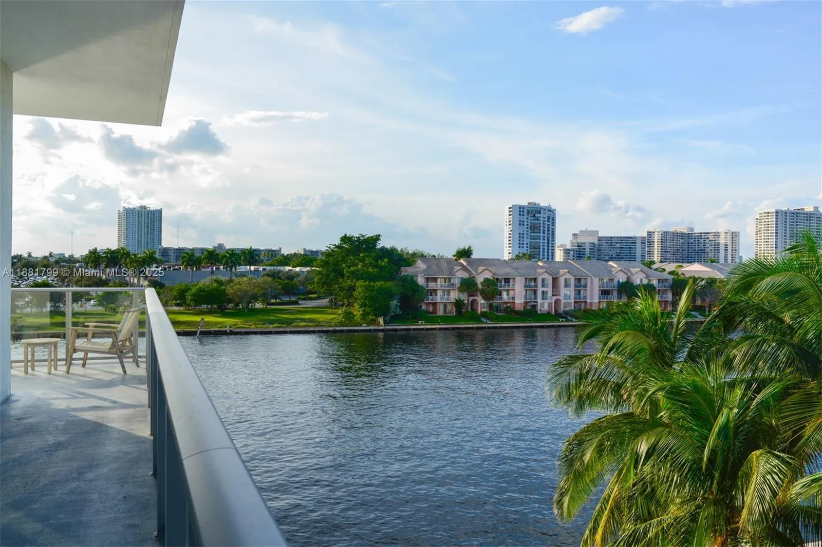 4010 S Ocean Dr # R302, Hollywood FL 33019