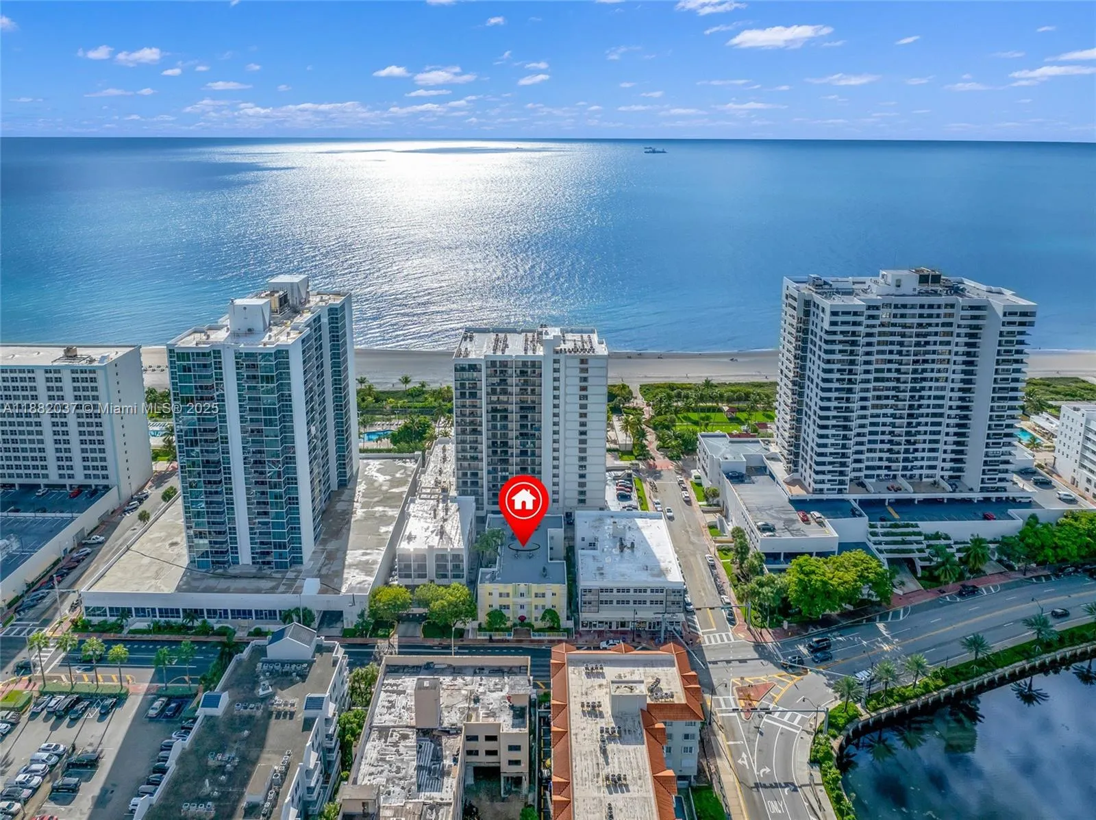 1 bedroom 1 bath for sale at 2615 Collins Ave # 21, Miami Beach FL 33140