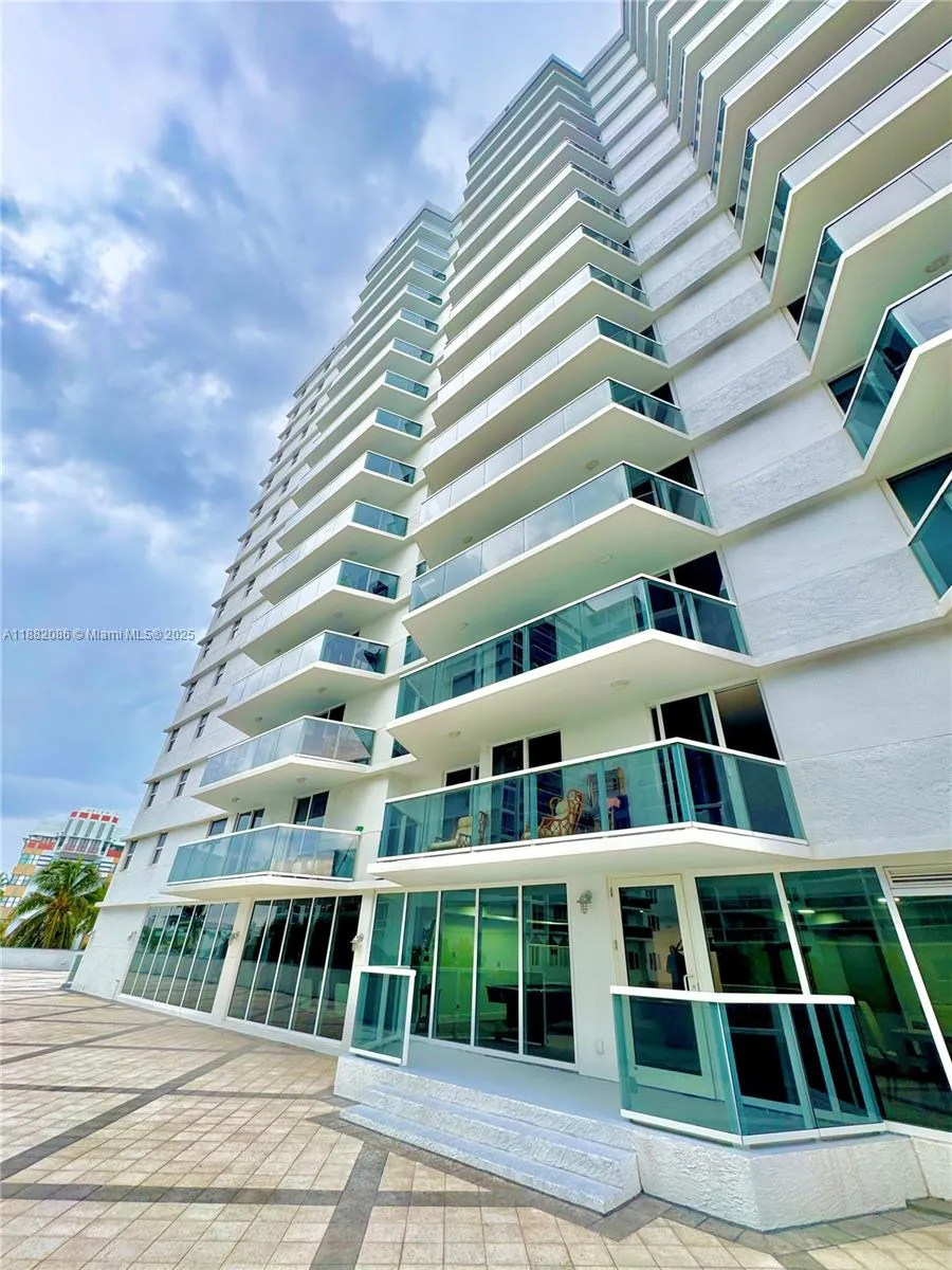 2401 Collins Ave # 611, Miami Beach FL 33140