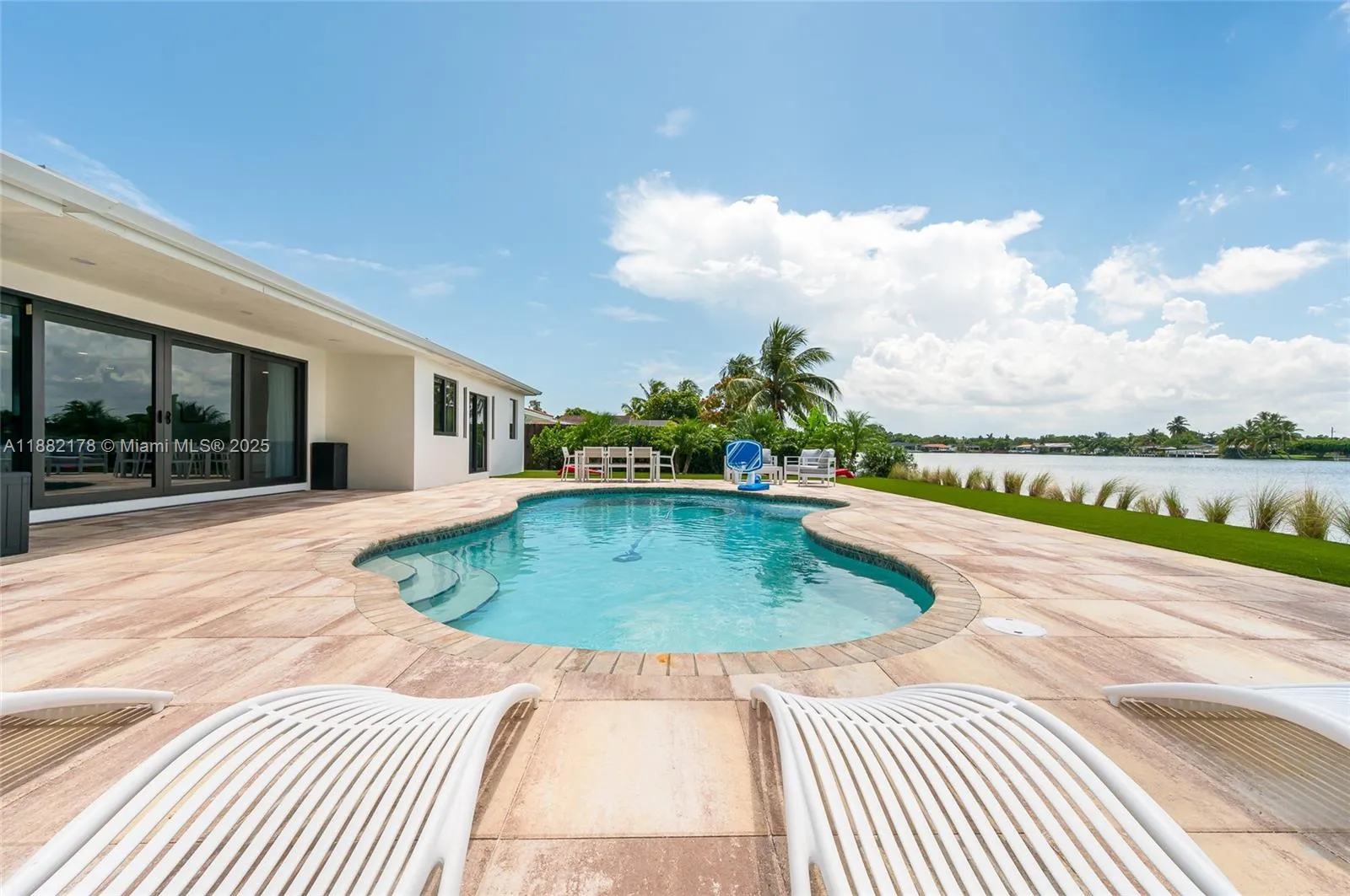 21230 NE 25th Ct, Miami FL 33180