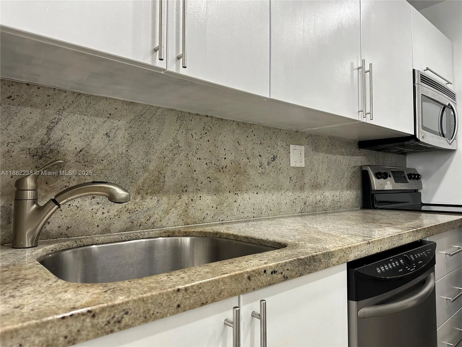 1 bedroom 1 bath for sale at 1130 11th St # 4D, Miami Beach FL 33139