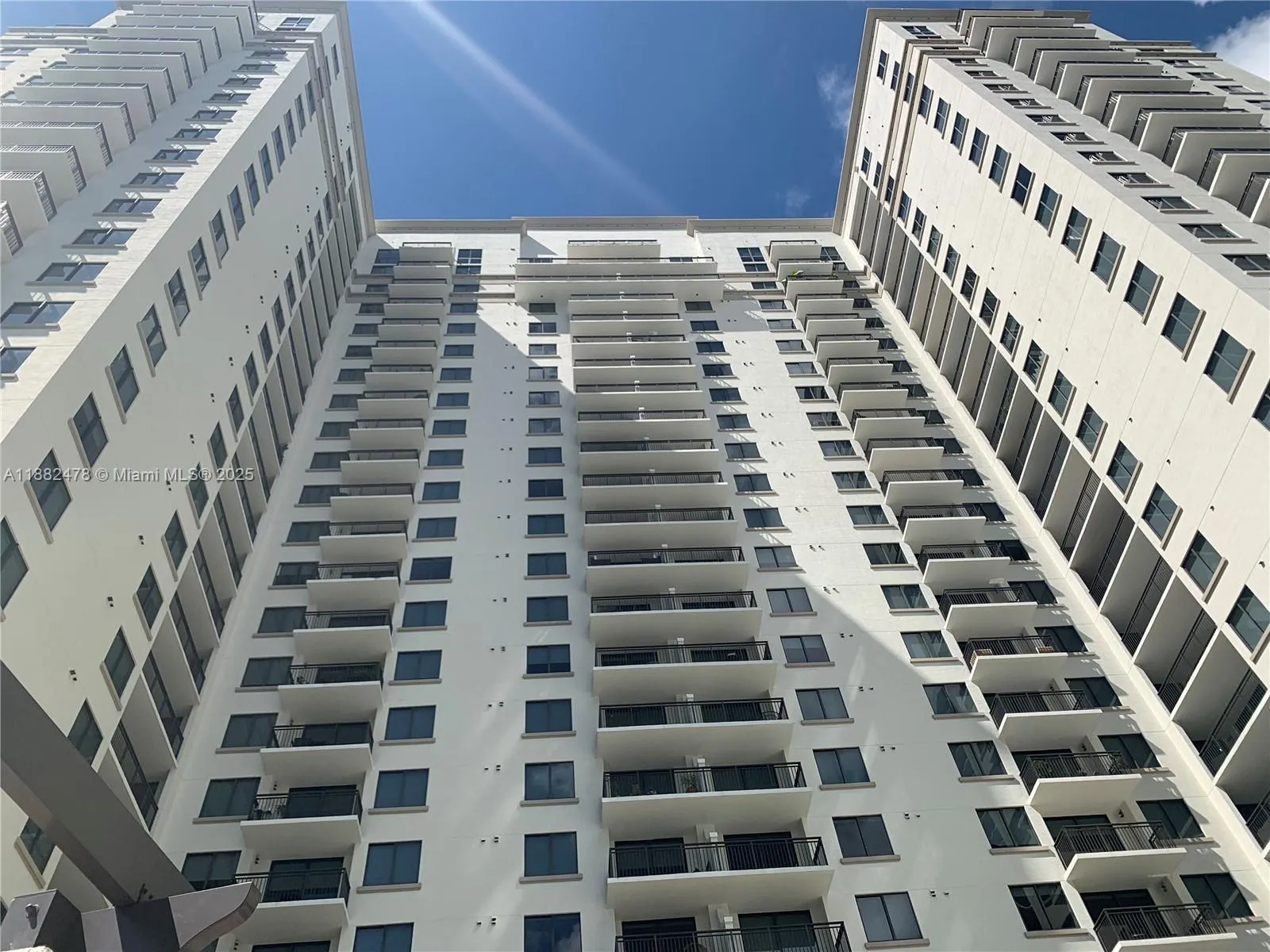 1 bedroom 1 bath for sale at 999 SW 1st Ave # 1703, Miami FL 33130