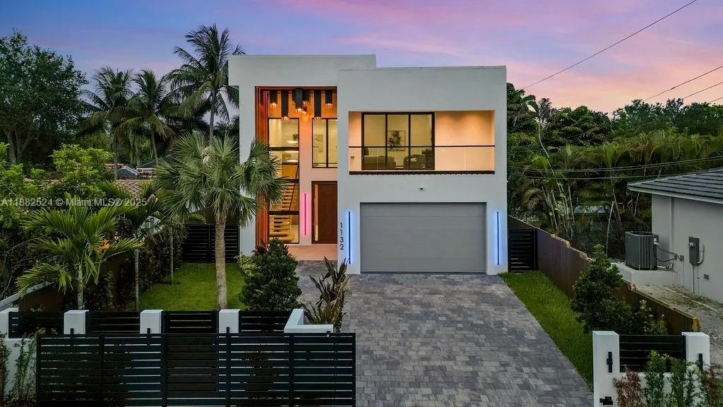 4 bedroom 4 bath for sale at 1132 SE 6th Ter, Fort Lauderdale FL 33316