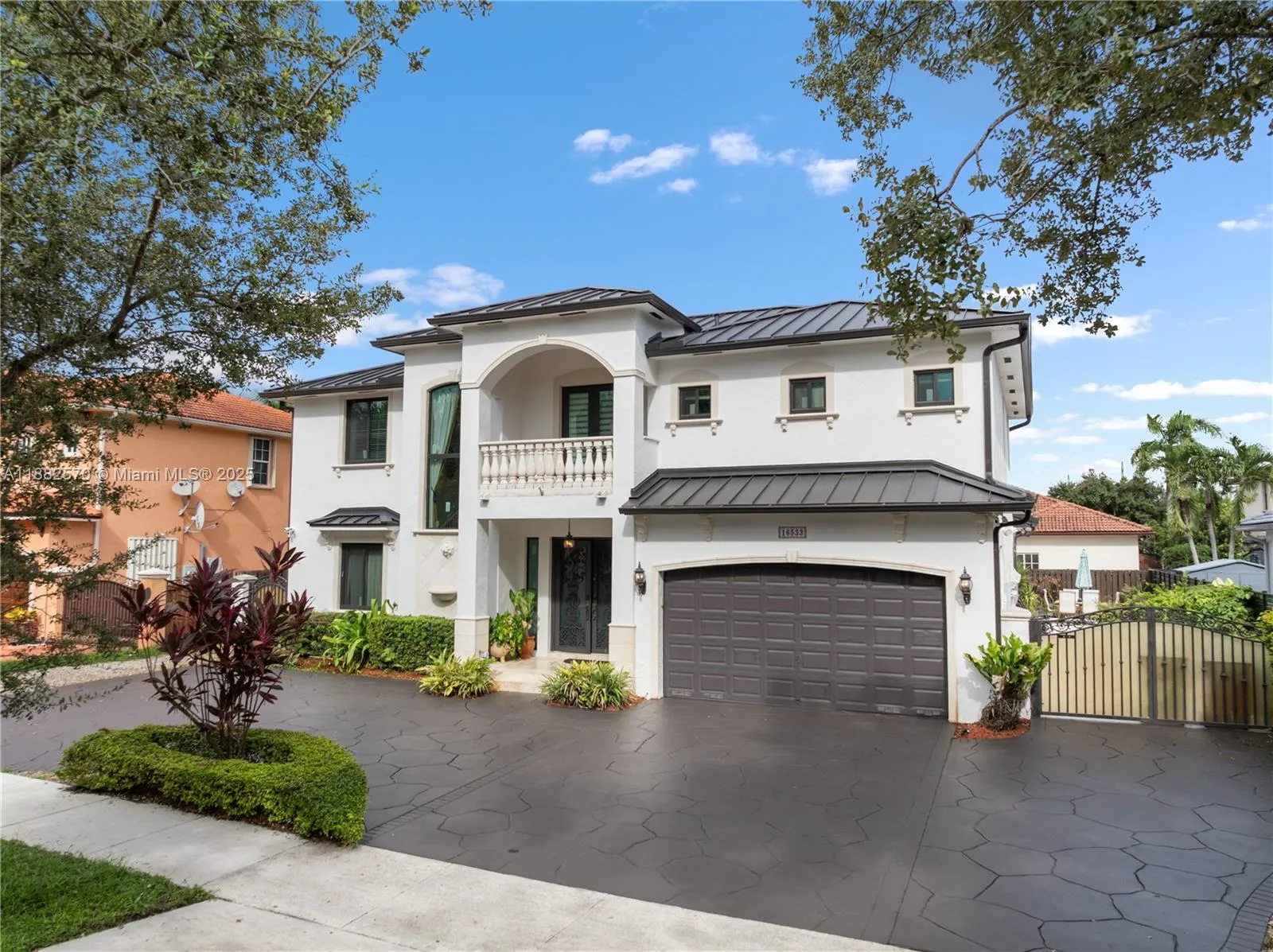 16533 NW 77th Path, Miami Lakes FL 33016