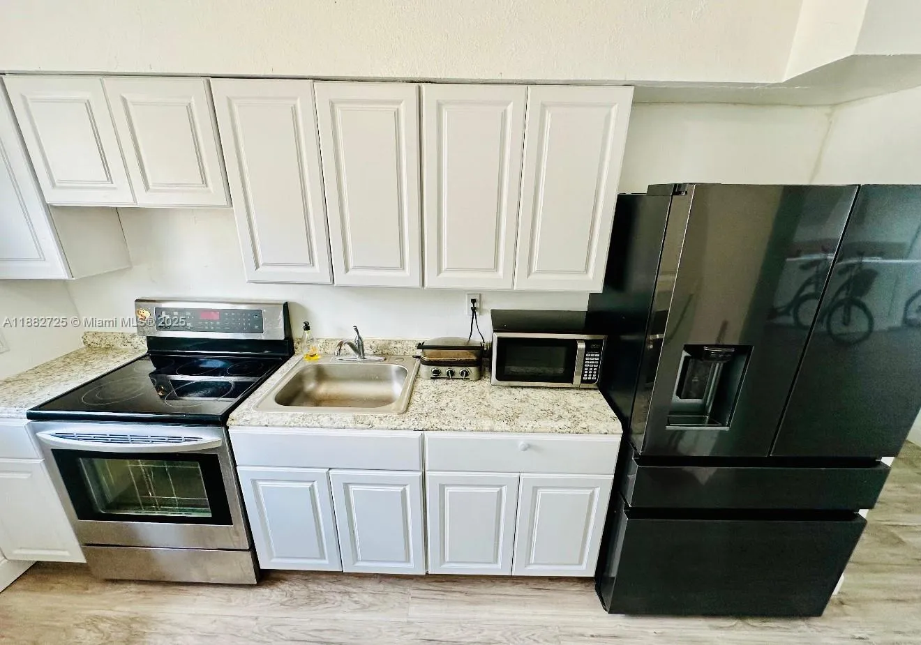 7712 Byron Ave # 3, Miami Beach FL 33141
