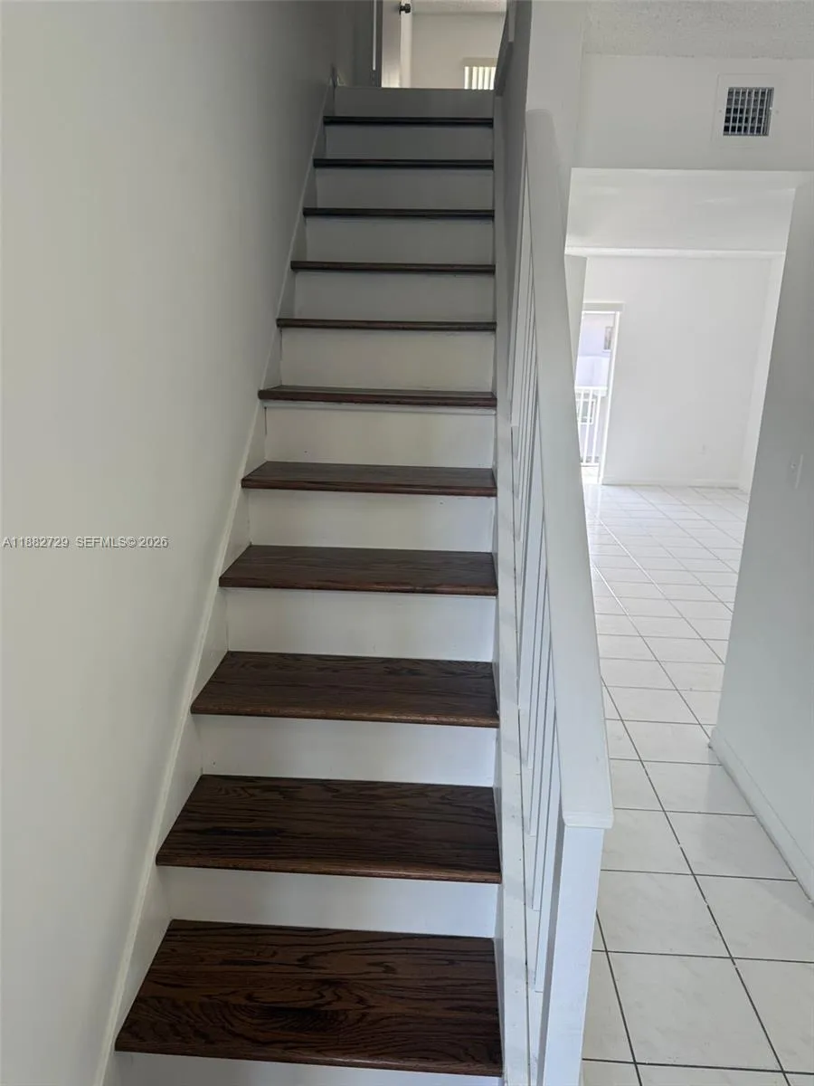 2680 W 76 Street # 204, Hialeah FL 33016