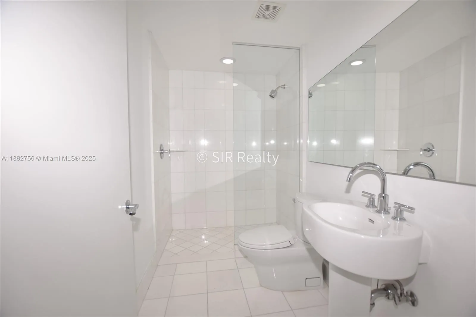 2950 NE 188th St # 336, Aventura FL 33180