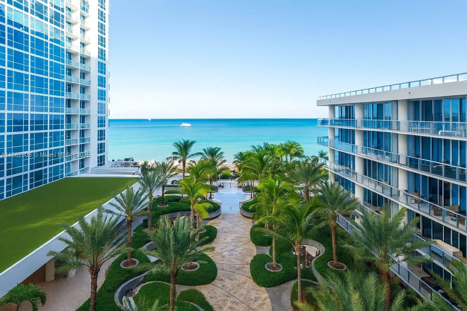 1 bedroom 1 bath for rent at 6799 Collins Ave # 311, Miami Beach FL 33141