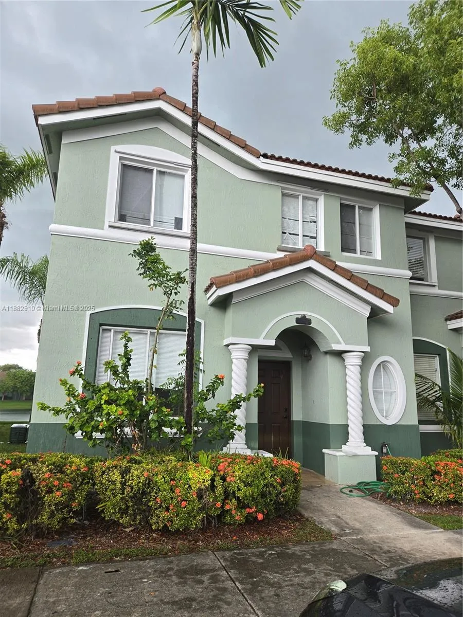 3 bedroom 3 bath for sale at 2711 SE 15th Pl # 154, Homestead FL 33035