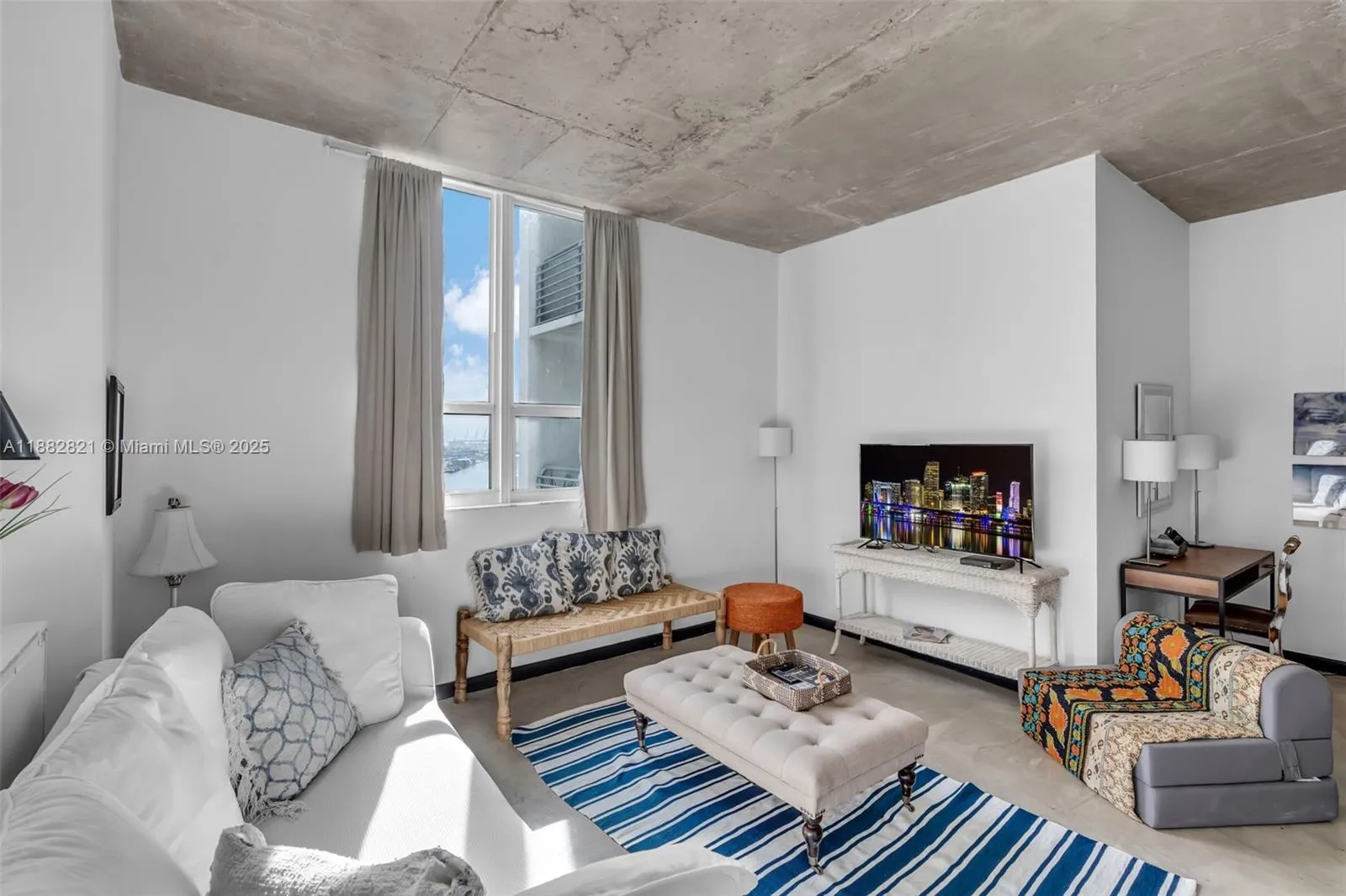 1 bedroom 1 bath for sale at 234 NE 3rd St # 2104, Miami FL 33132