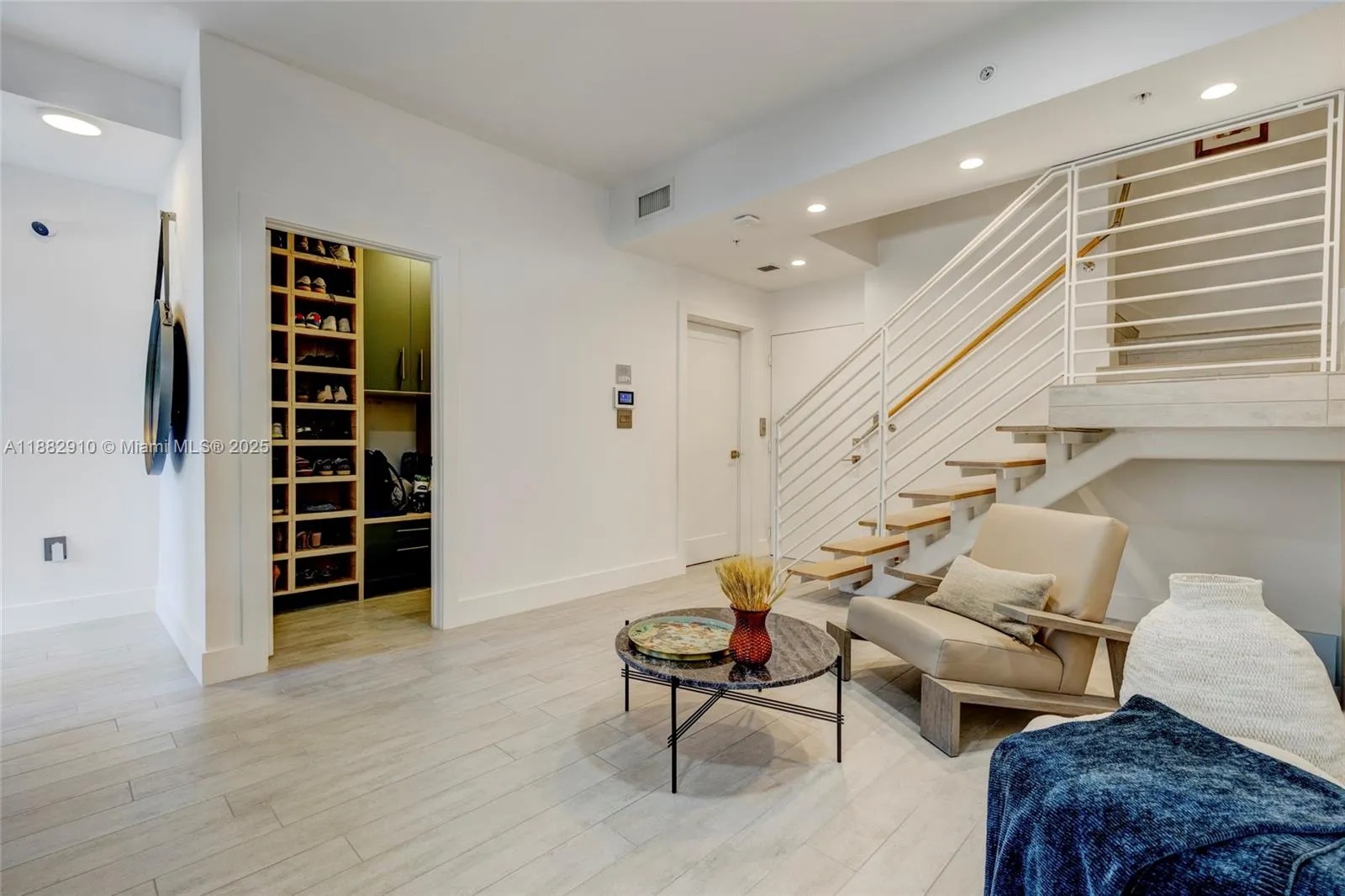 89 N Shore Dr, Miami Beach FL 33141