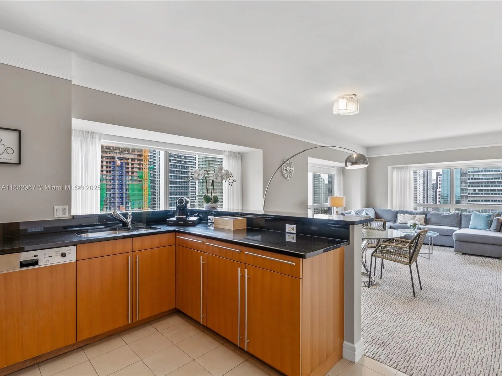 2 bedroom 2 bath for sale at 1435 Brickell Ave # 3212, Miami FL 33131