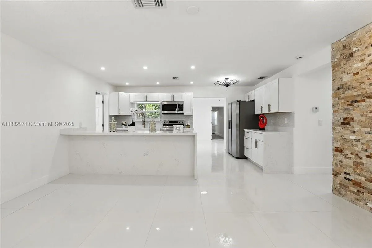 9207 SW 49th Pl, Cooper City FL 33328