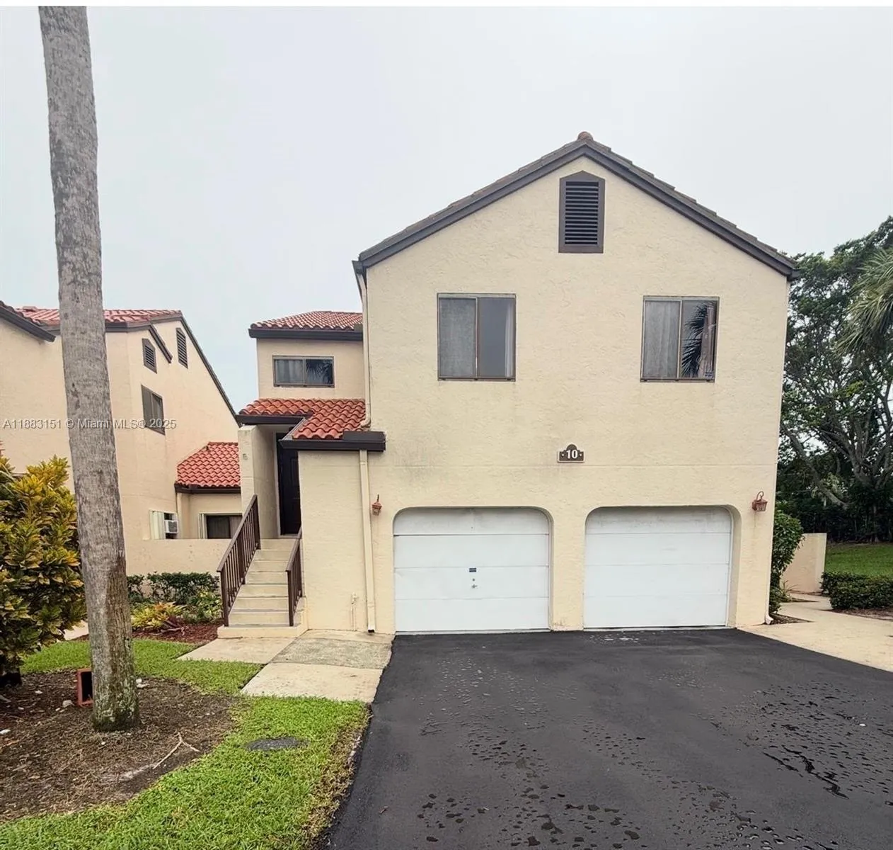 3 bedroom 2 bath for sale at 10 Via De Casas Sur # 205, Boynton Beach FL 33426