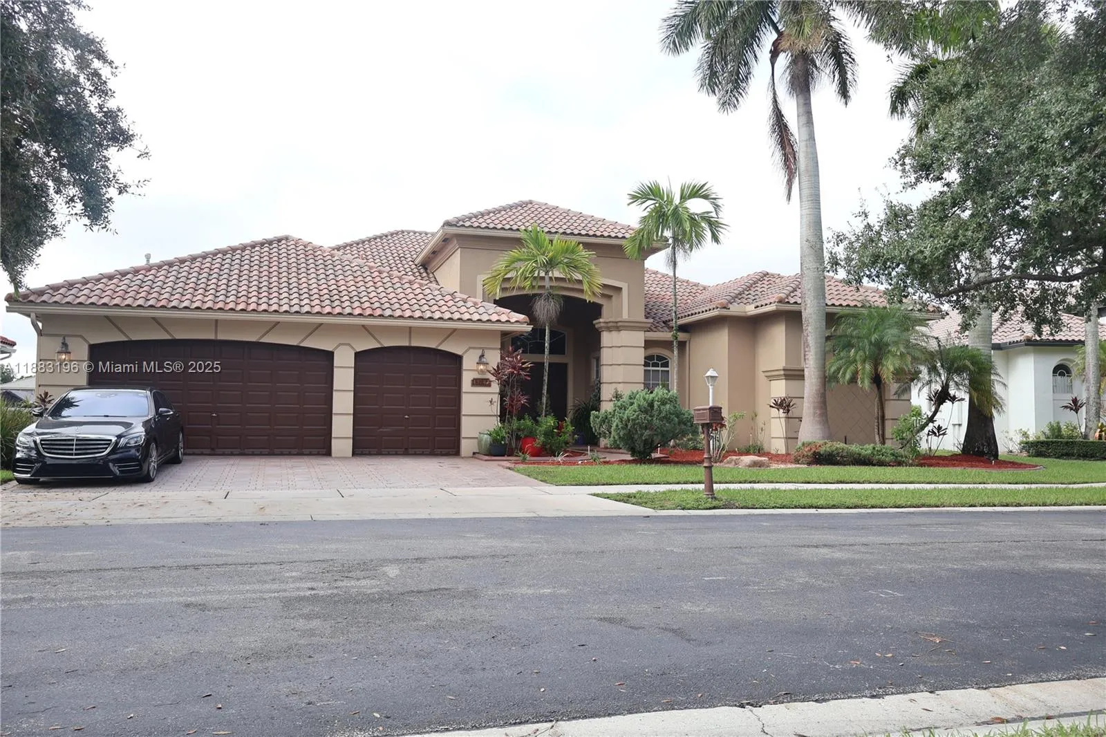 13742 NW 11th Ct, Pembroke Pines FL 33028