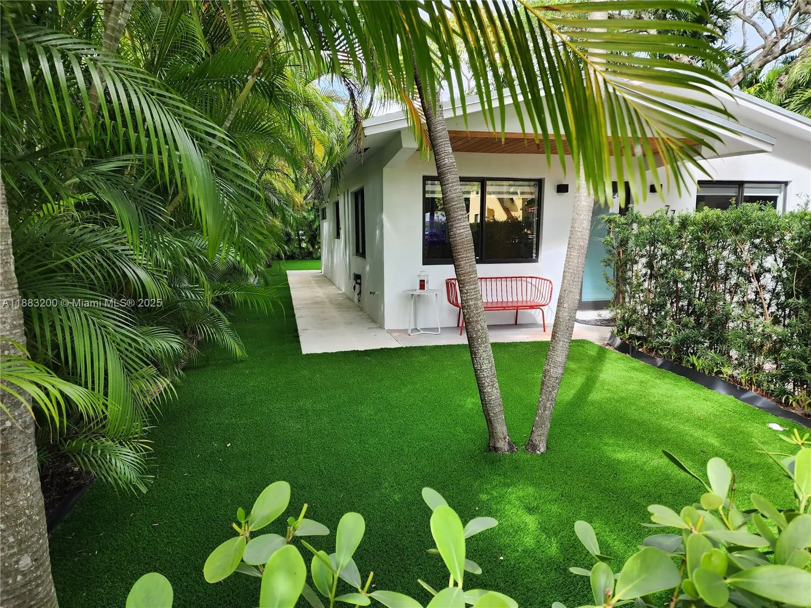 3 bedroom 2 bath for rent at 77 NE 43rd St # 77, Miami FL 33137