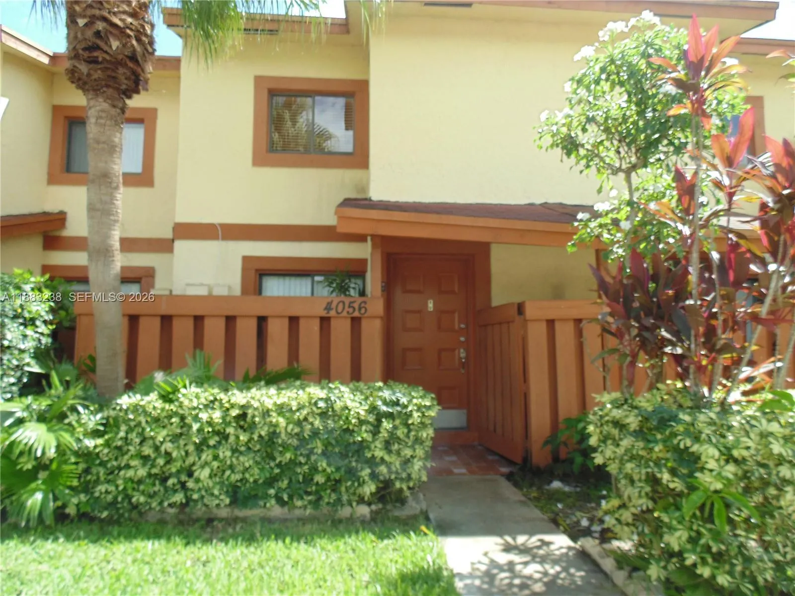 2 bedroom 1 bath for sale at 4056 Sierra Ter # 4056, Sunrise FL 33351