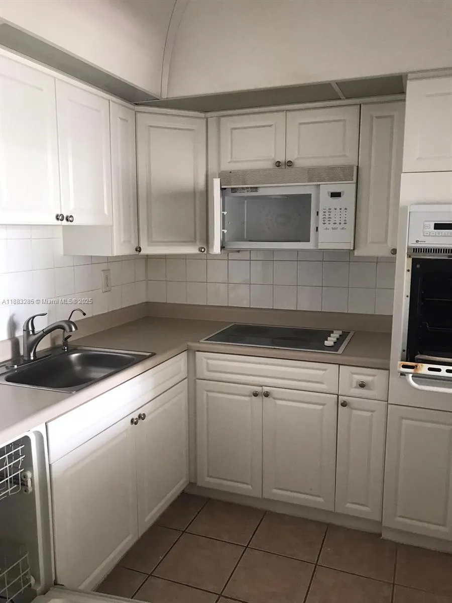 19380 Collins Ave # 319, Sunny Isles Beach FL 33160