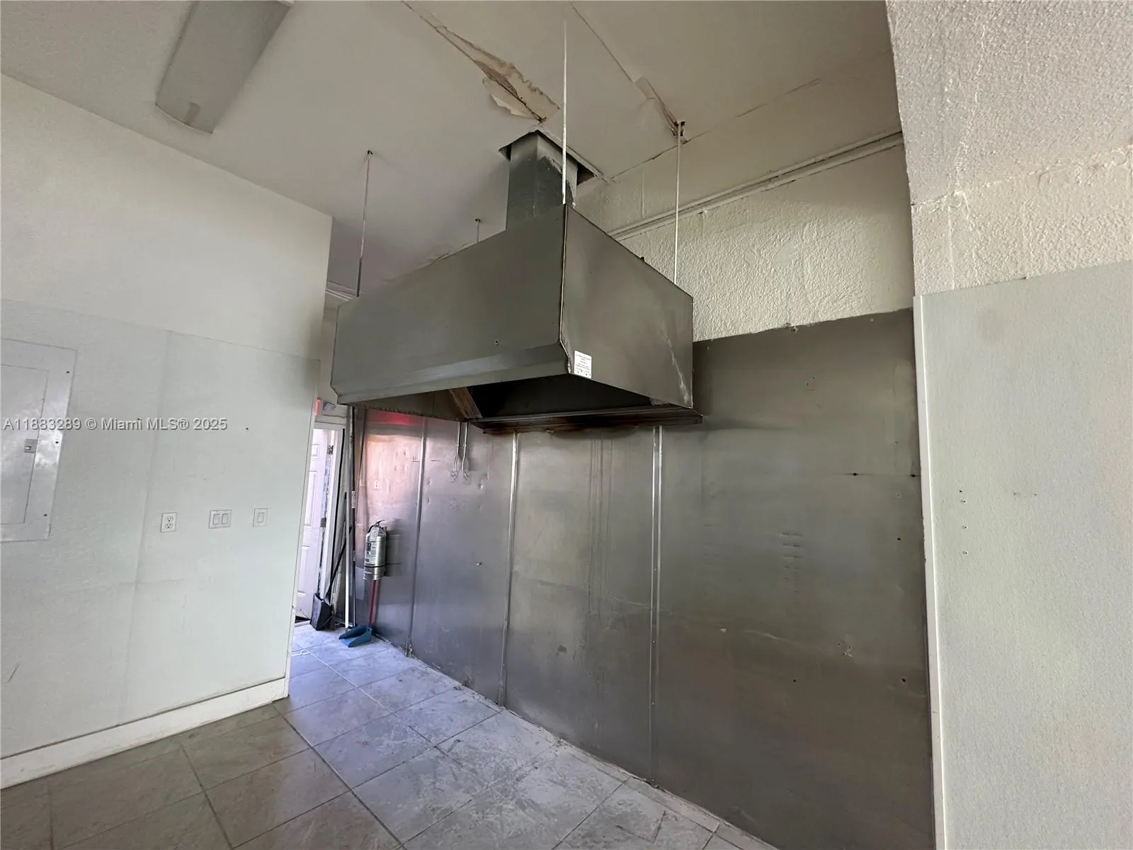 3032 NW 7th Ave, Miami FL 33127