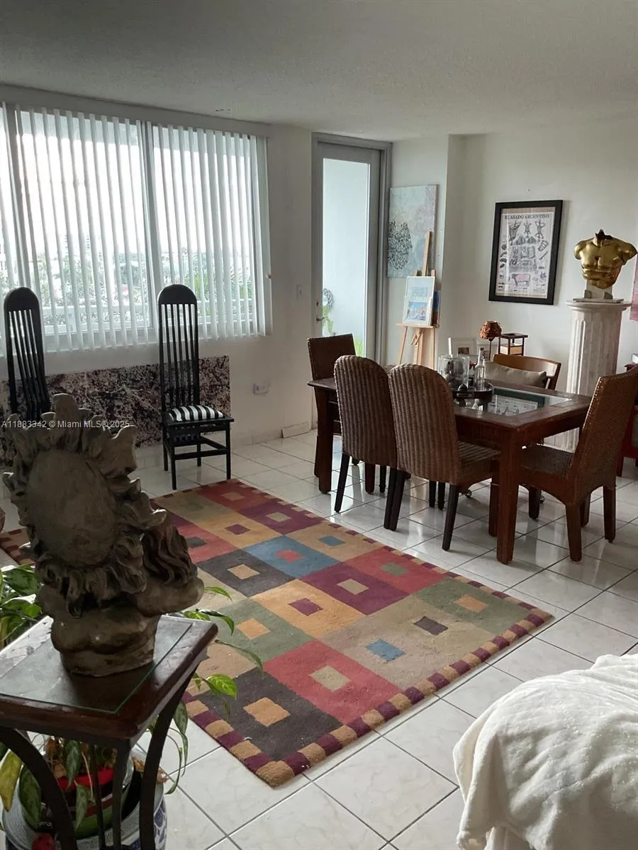 7135 Collins Ave # 533, Miami Beach FL 33141