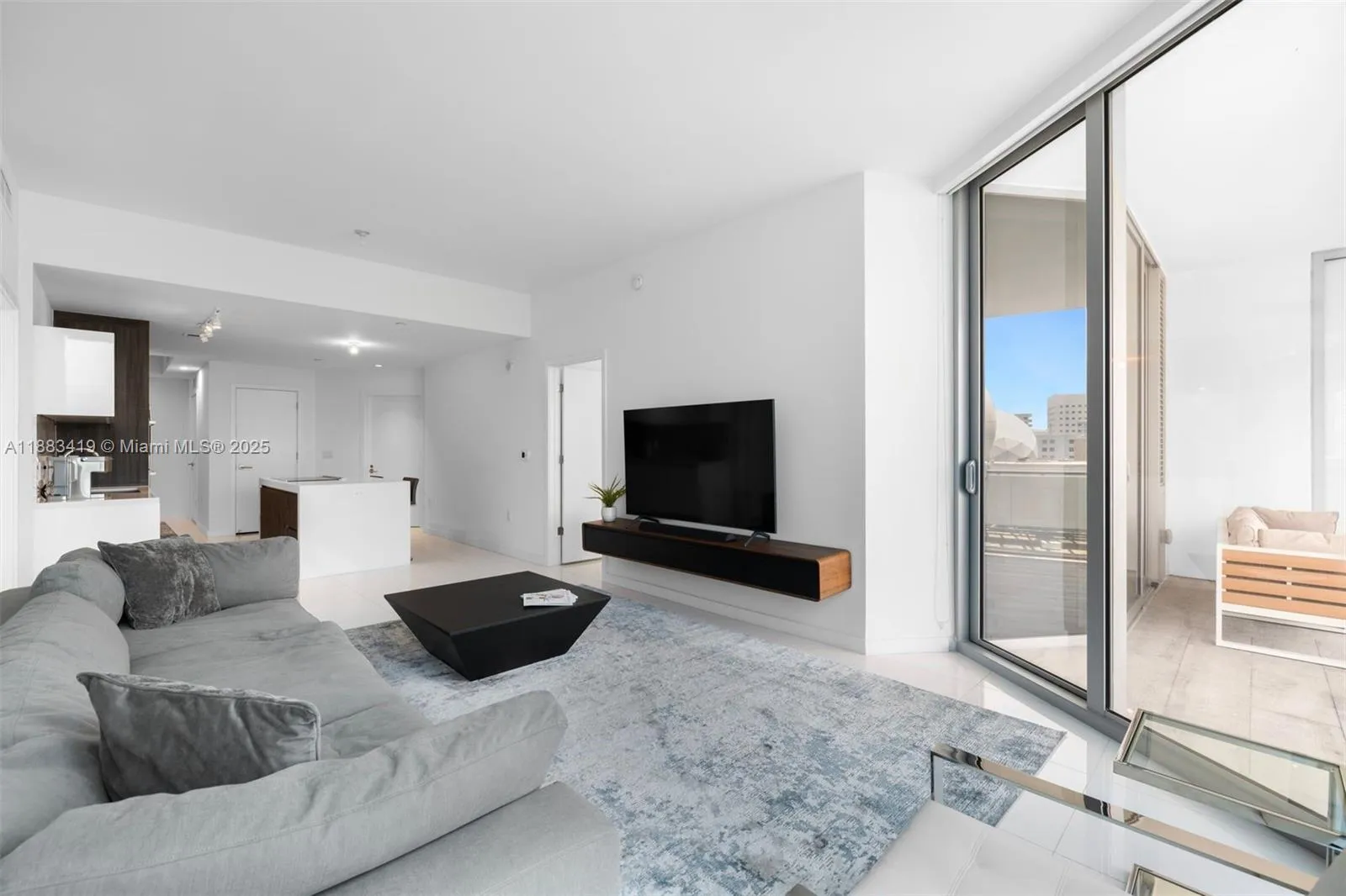 851 NE 1st Ave # 1008, Miami FL 33132