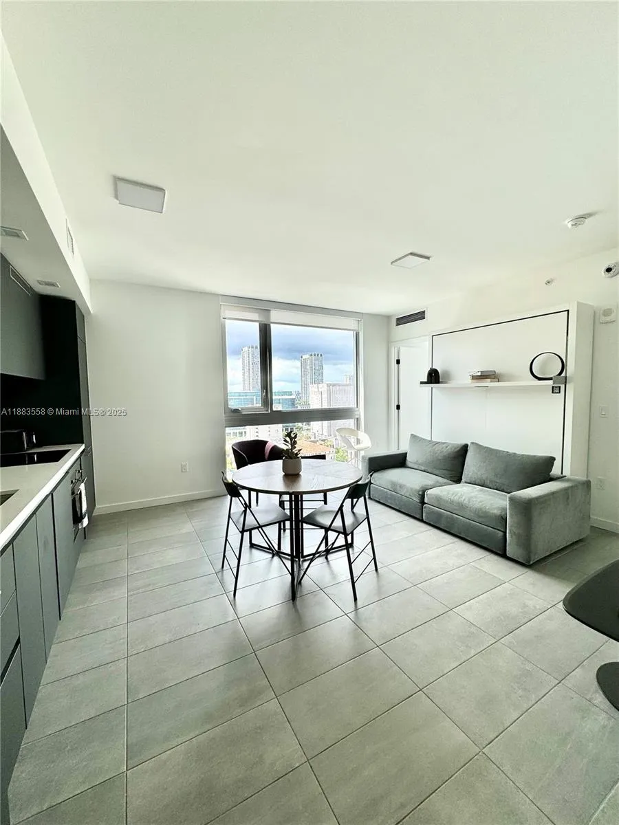 227 NE 2nd St # 2306, Miami FL 33132