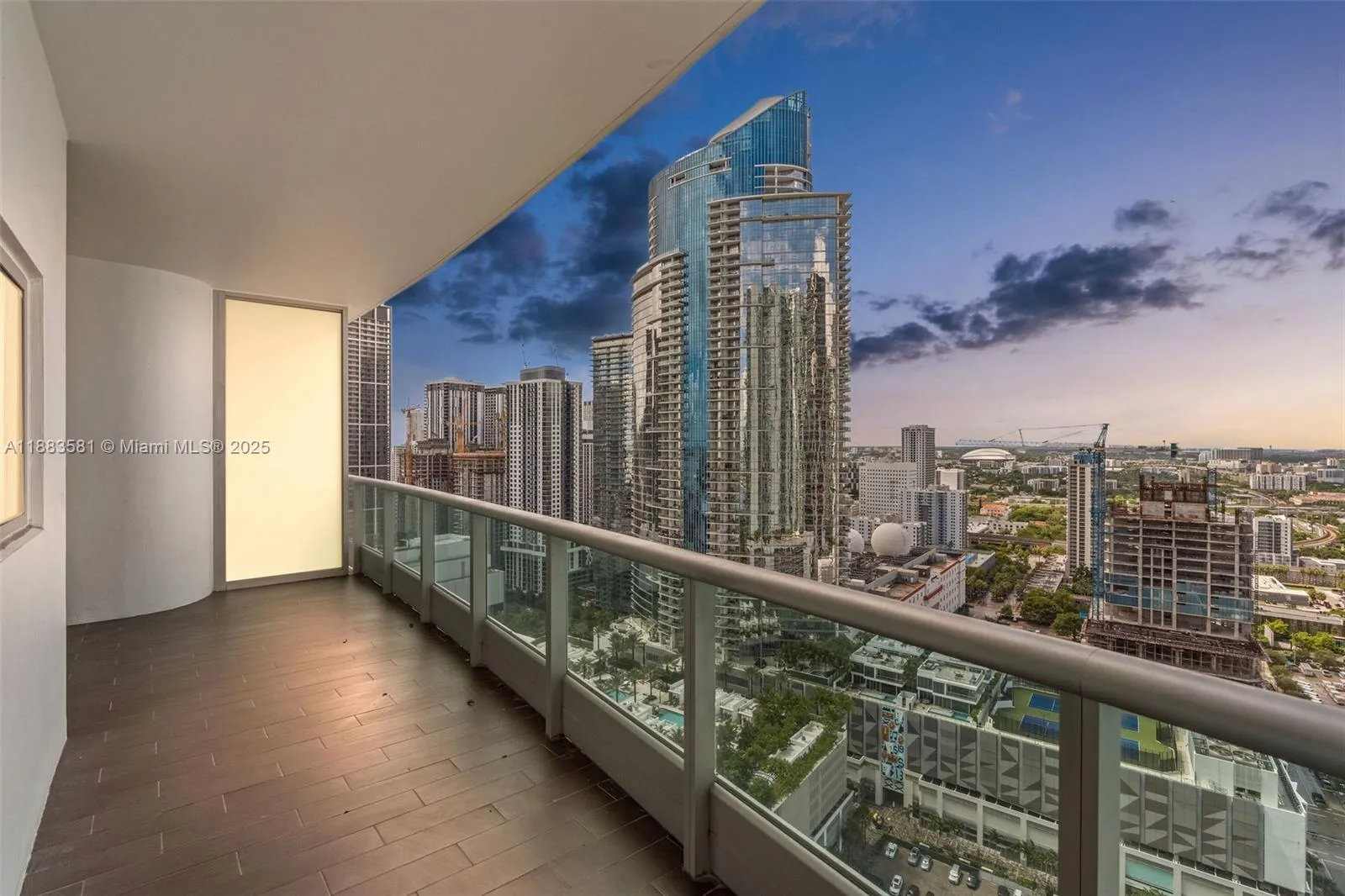 900 Biscayne Blvd # 3502, Miami FL 33132