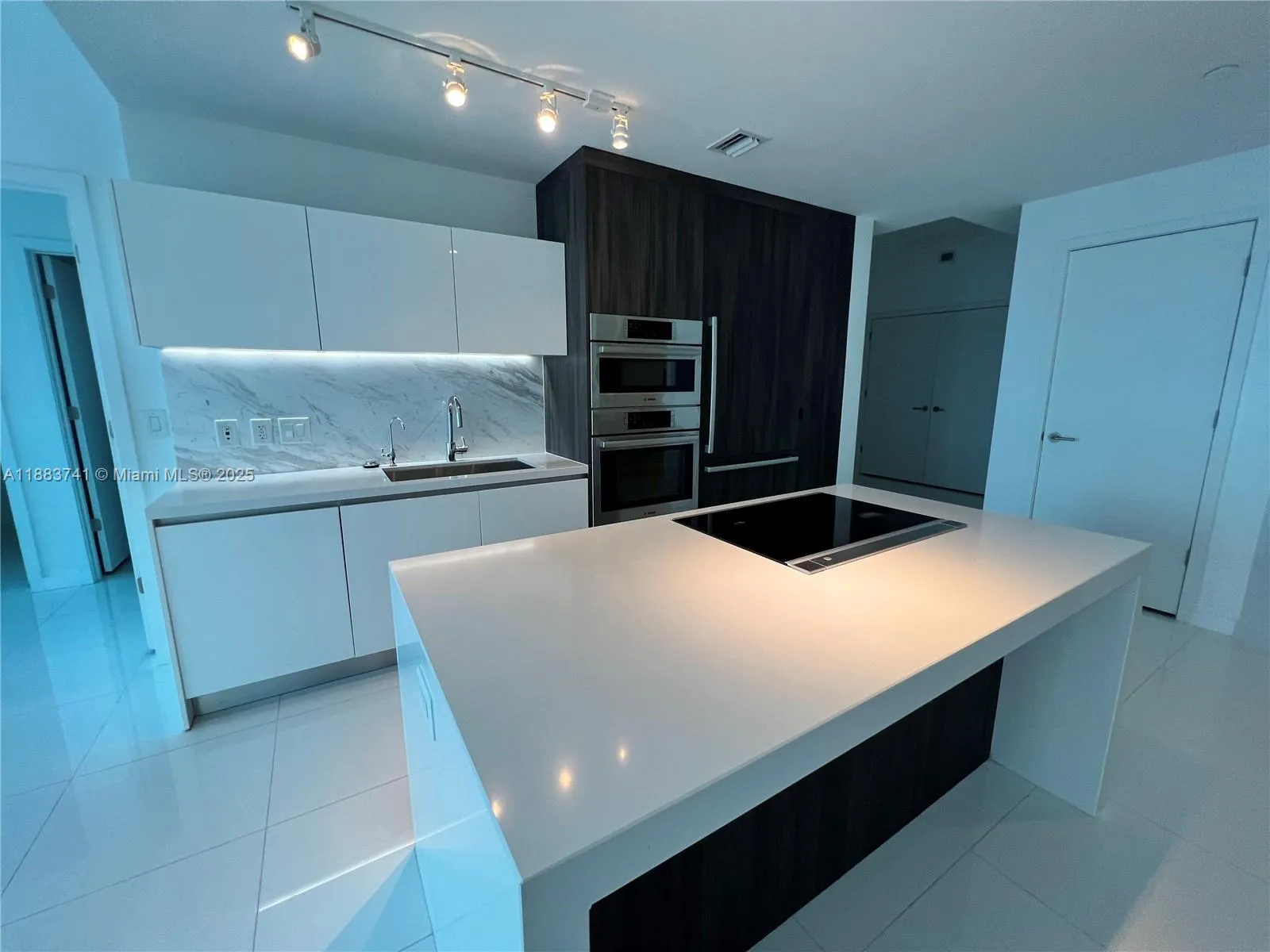 851 NE 1st Ave # 1208, Miami FL 33132