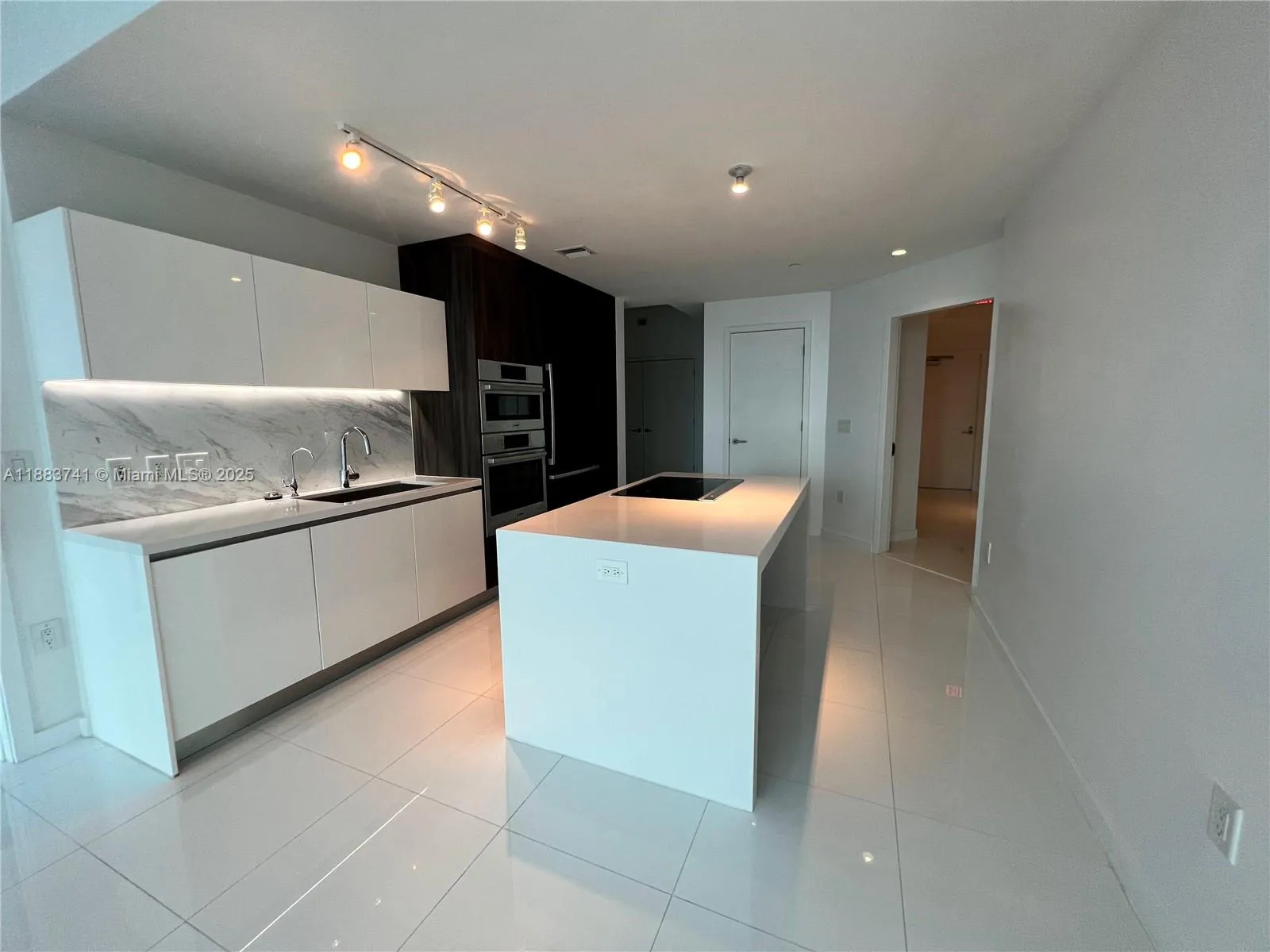 851 NE 1st Ave # 1208, Miami FL 33132