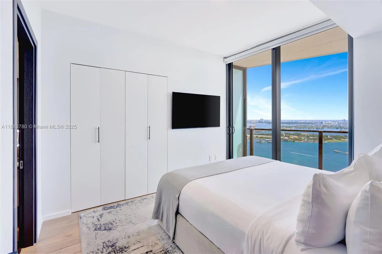 1 bedroom 1 bath for sale at 398 NE 5th St # 1910, Miami FL 33132