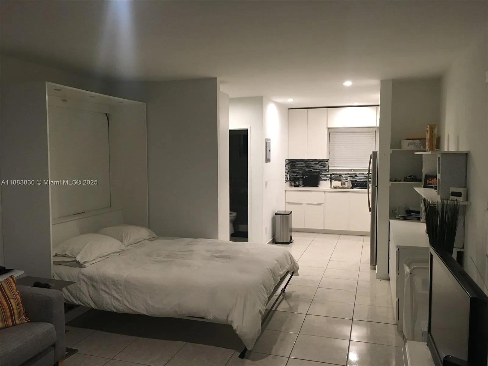 158 Ocean Dr # 407, Miami Beach FL 33139