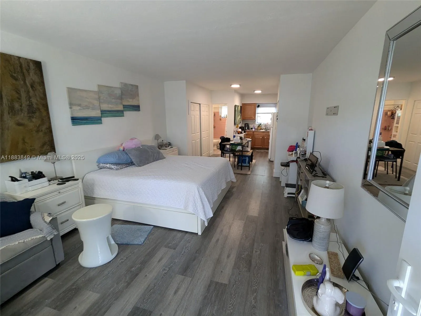 1 bath for sale at 158 Ocean Dr # 203, Miami Beach FL 33139