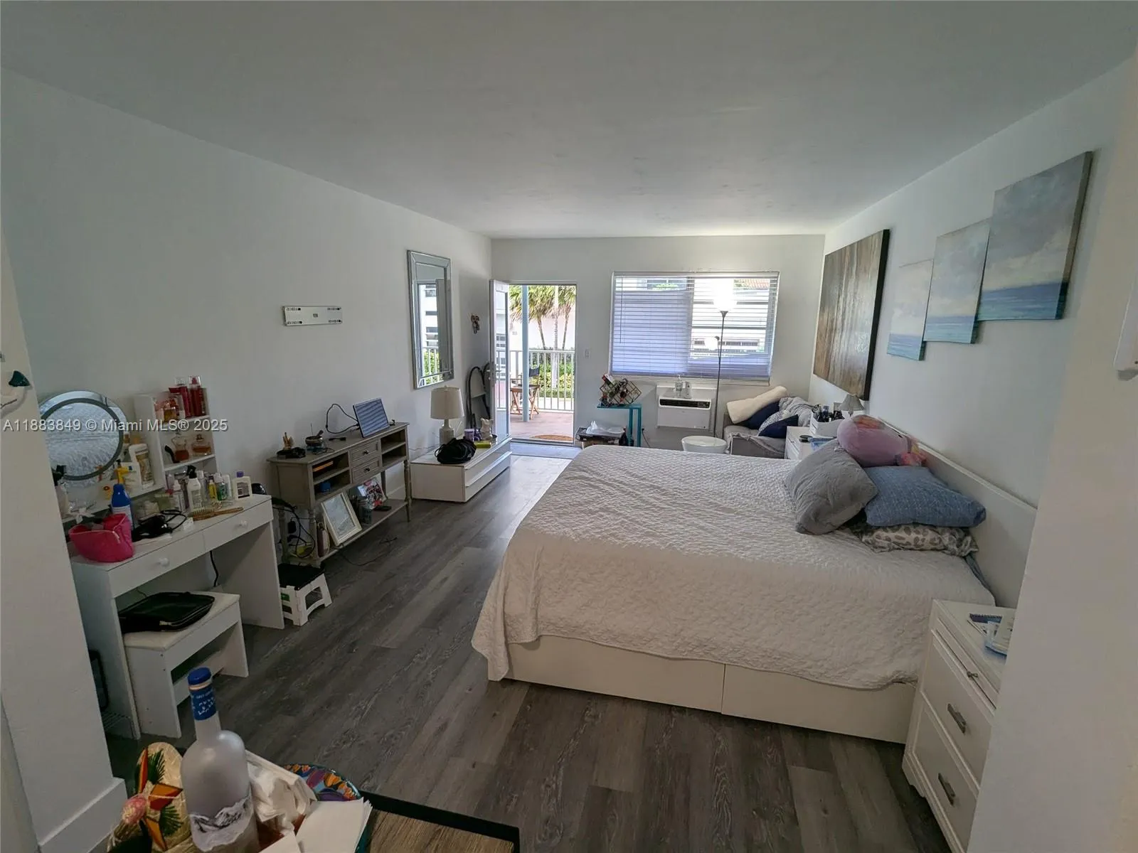 158 Ocean Dr # 203, Miami Beach FL 33139