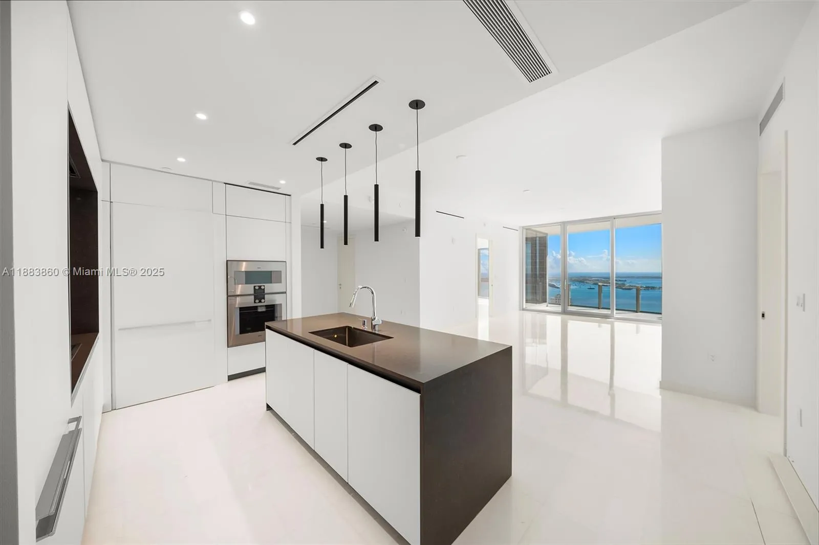 300 Biscayne Blvd Way # 4605, Miami FL 33131