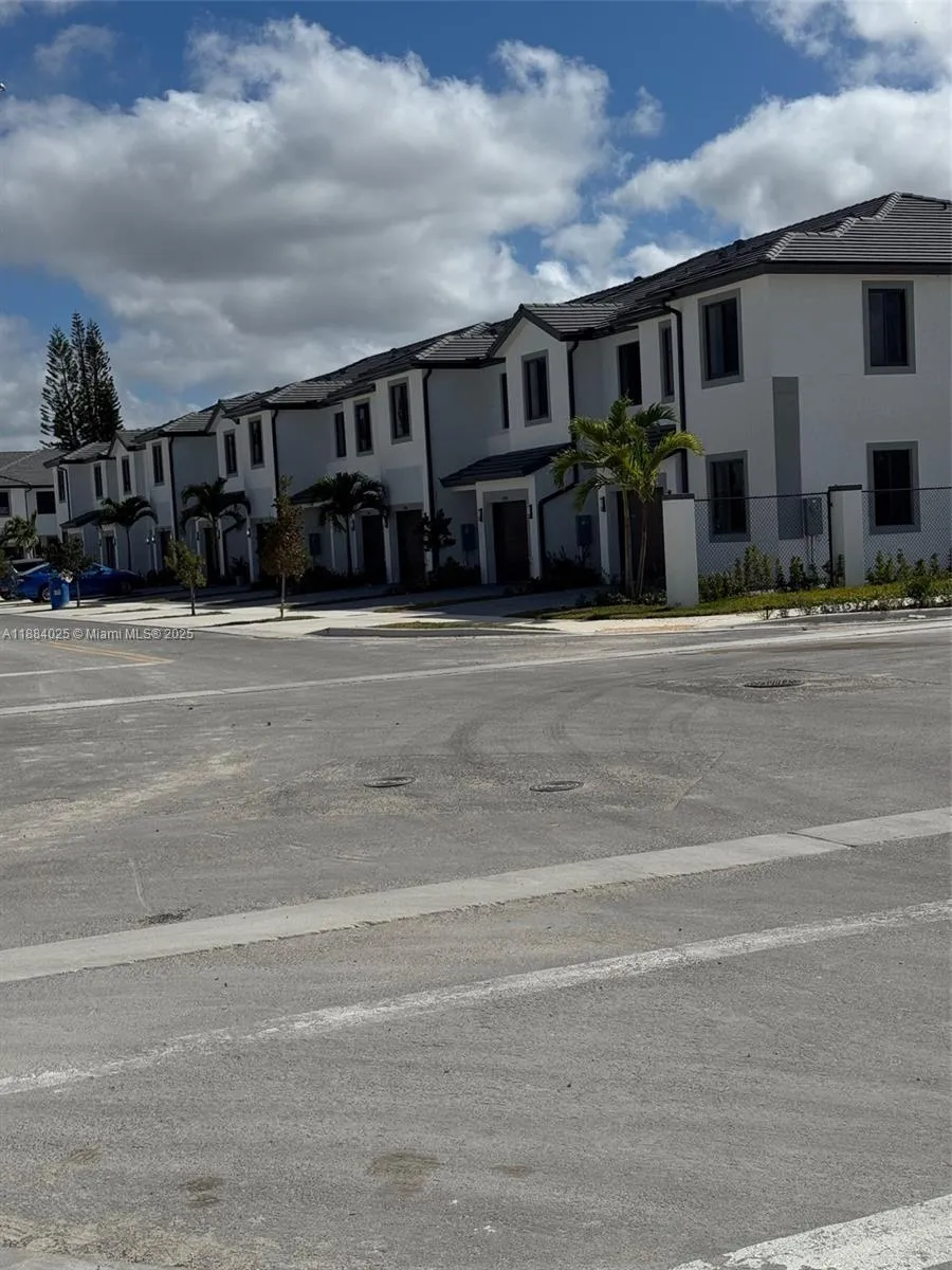 3 bedroom 2 bath for sale at 18941 SW 344th Ter, Homestead FL 33034