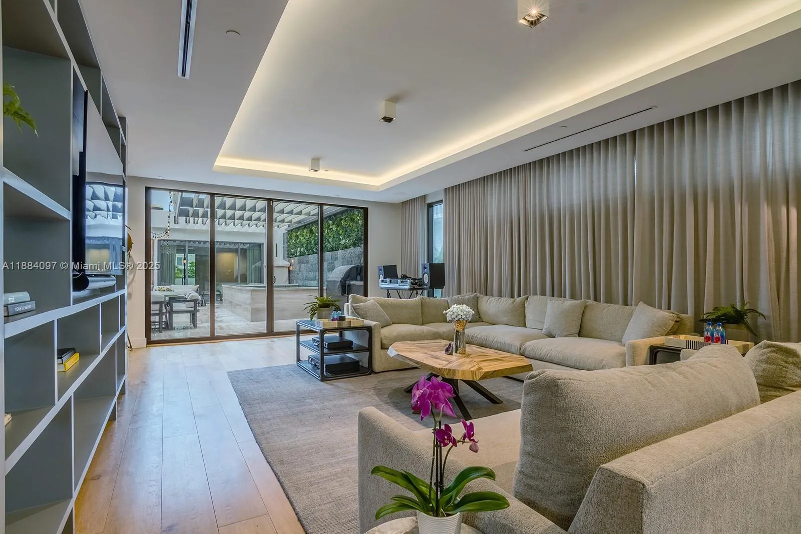 350 Meridian Ave PH, Miami Beach FL 33139