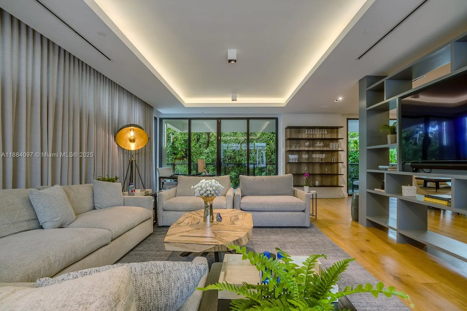 350 Meridian Ave PH, Miami Beach FL 33139