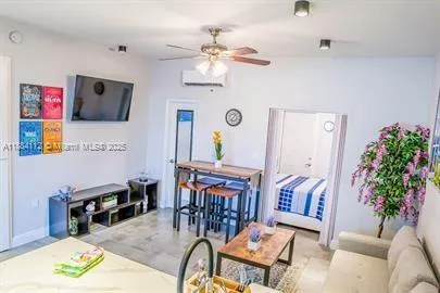 824 NE 4th St, Fort Lauderdale FL 33301
