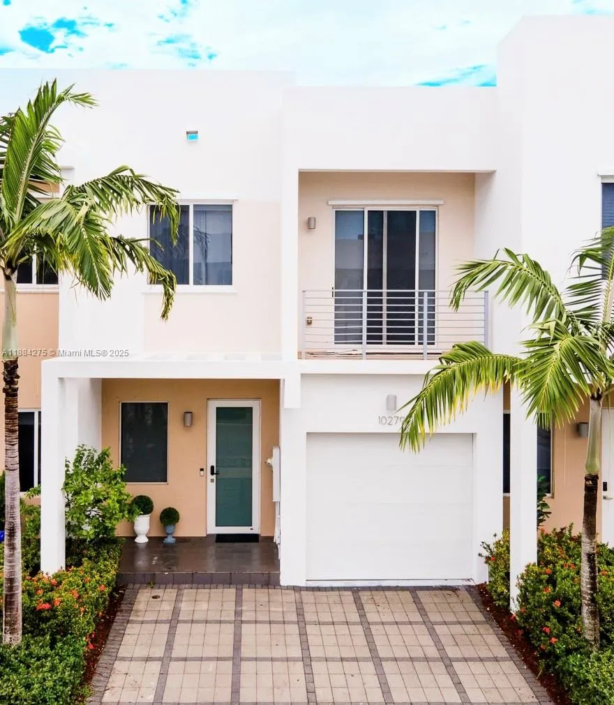 3 bedroom 2 bath for sale at 10279 NW 72nd St, Doral FL 33178