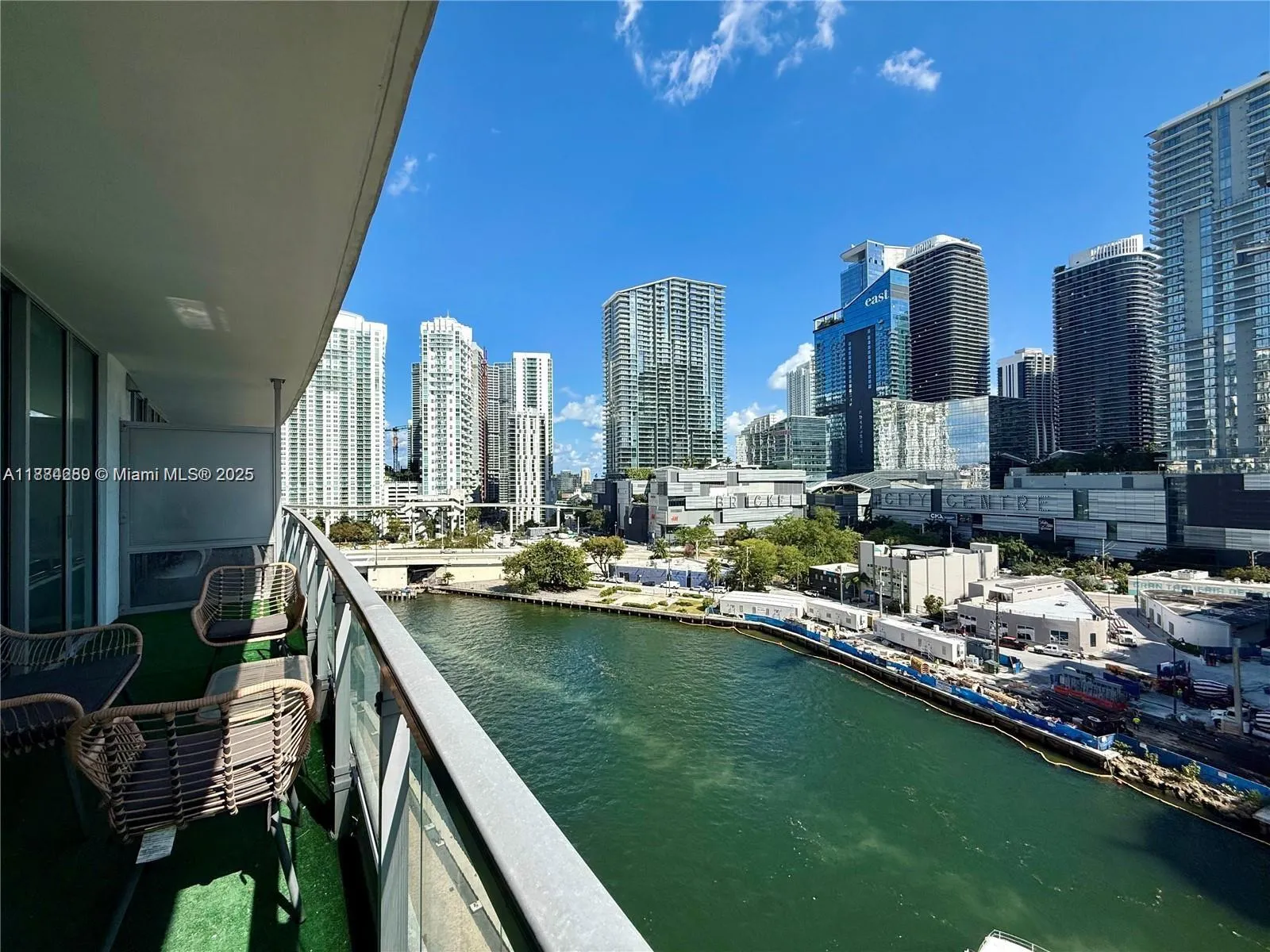 2 bedroom 2 bath for sale at 92 SW 3rd St # 1104, Miami FL 33130