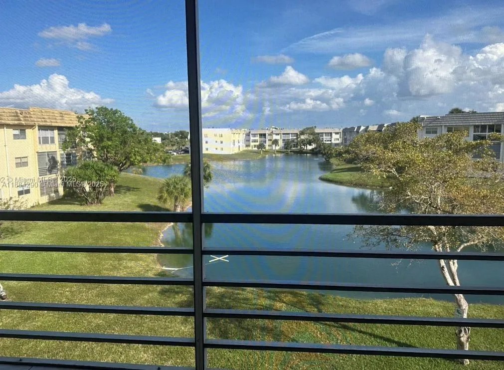 8400 Sunrise Lakes Blvd # 310, Sunrise FL 33322