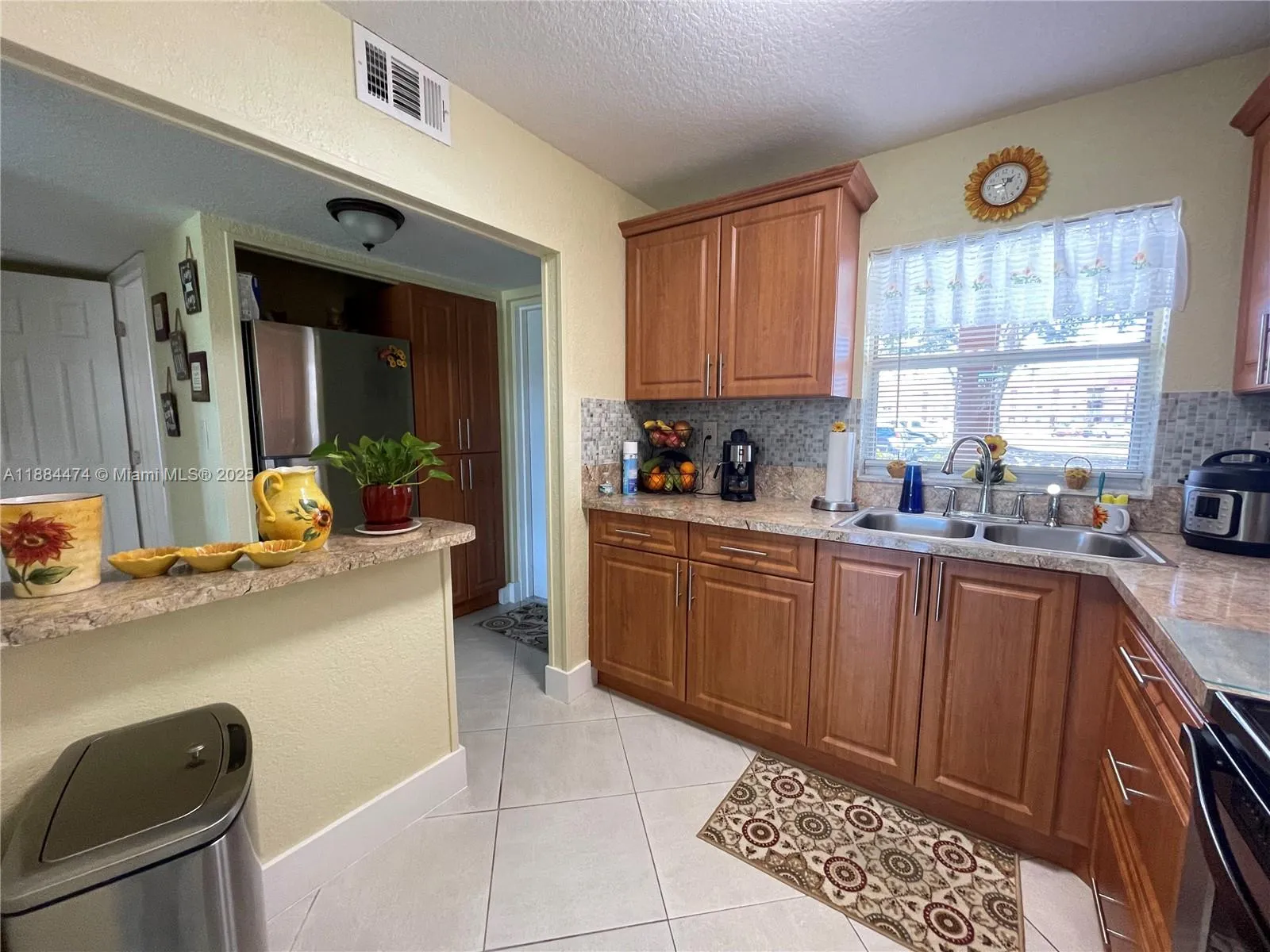 1 bedroom 1 bath Residential for sale at 9041 Sunrise Lakes Blvd # 108, Sunrise FL 33322