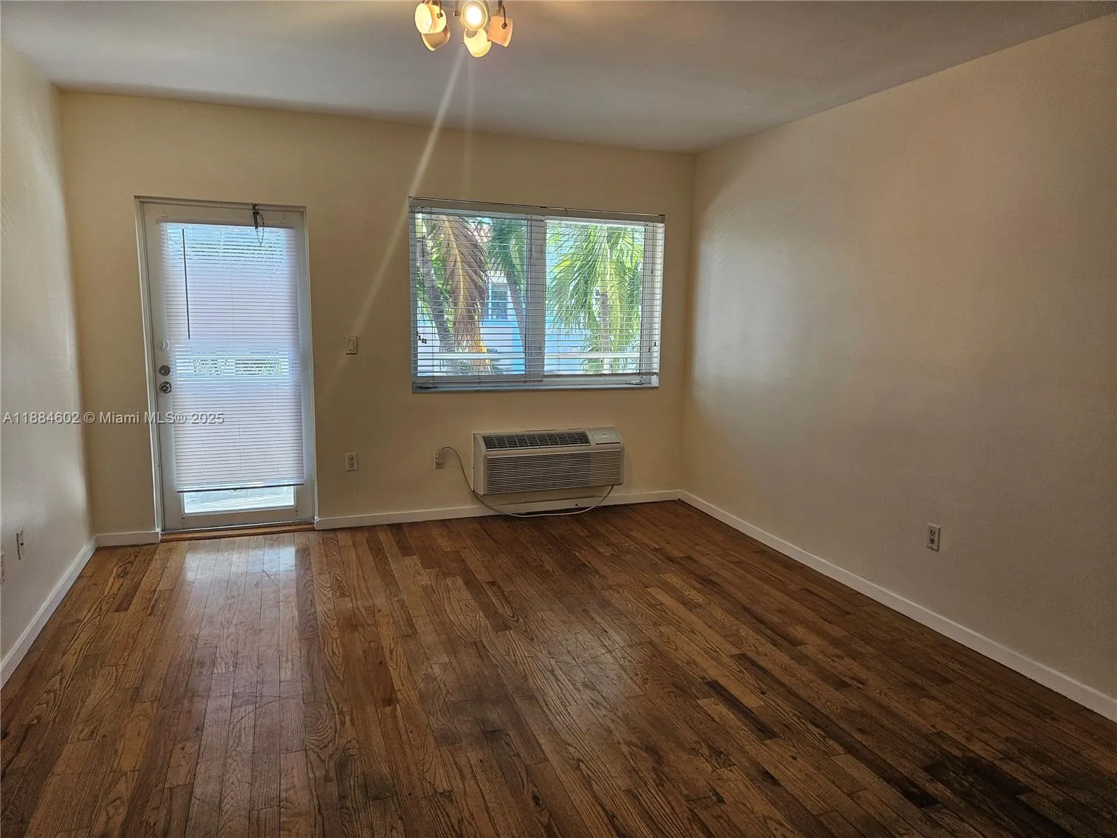 745 13th St # 16, Miami Beach FL 33139