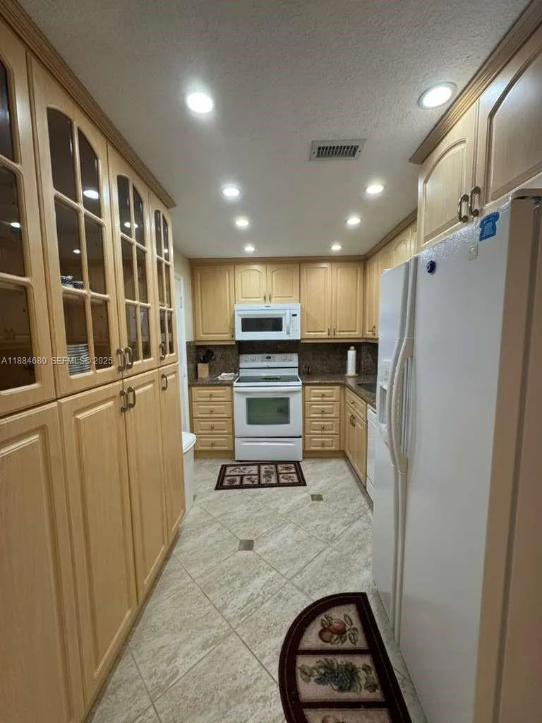 5005 Collins Ave # 714, Miami Beach FL 33140