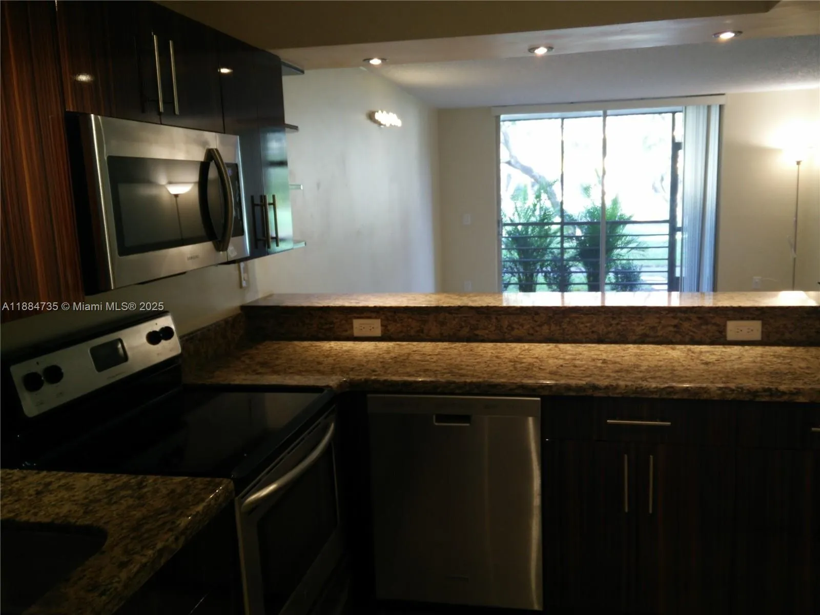 3285 Foxcroft Rd # E107, Miramar FL 33025