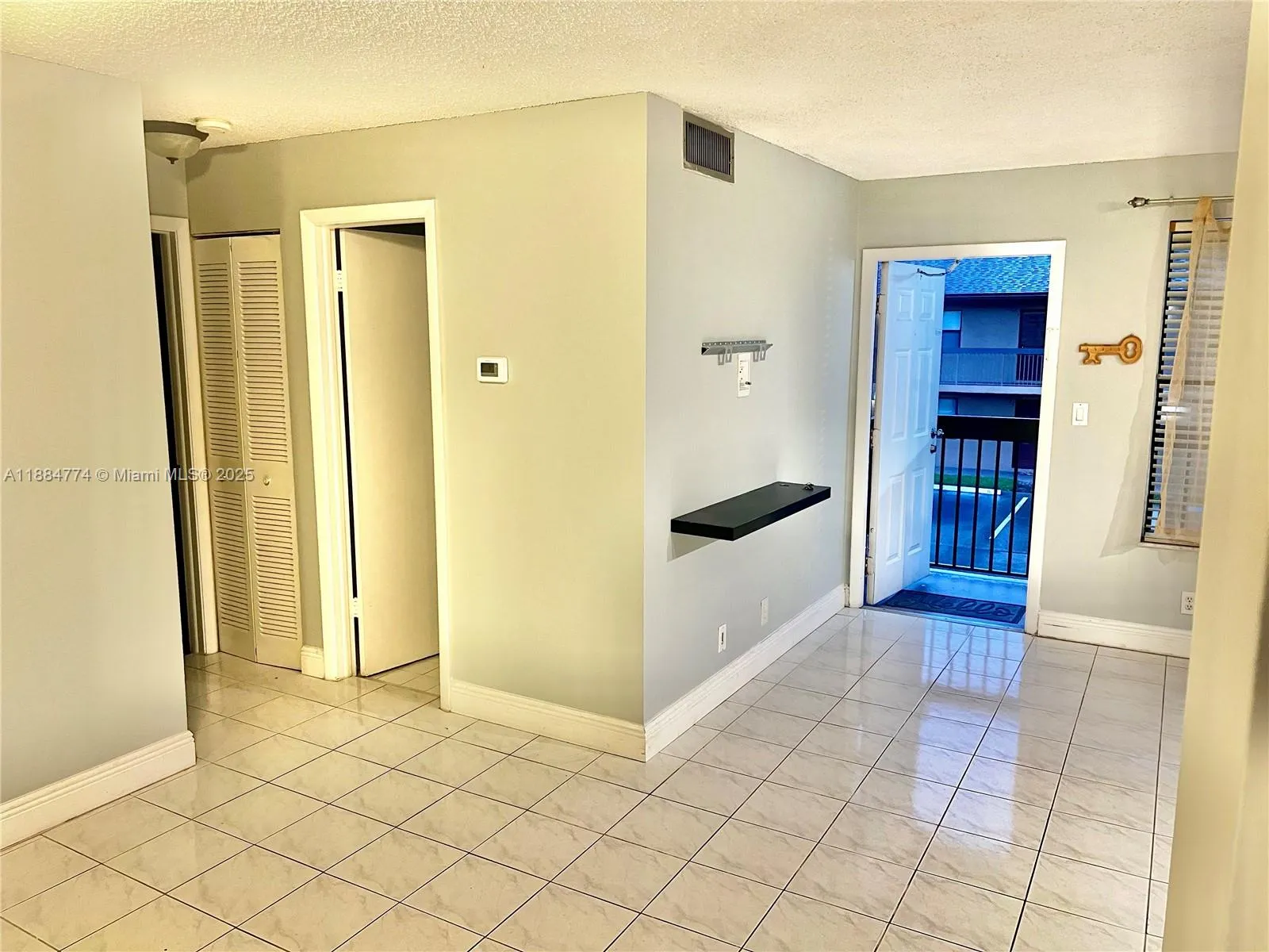 10002 Winding Lake Rd # 203, Sunrise FL 33351